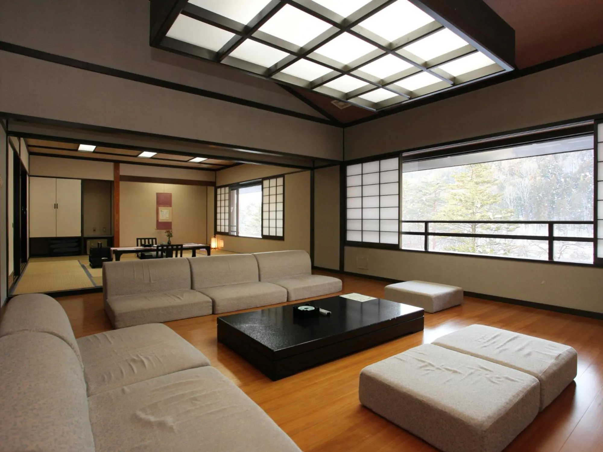 Photo of the whole room in Hana to Hana