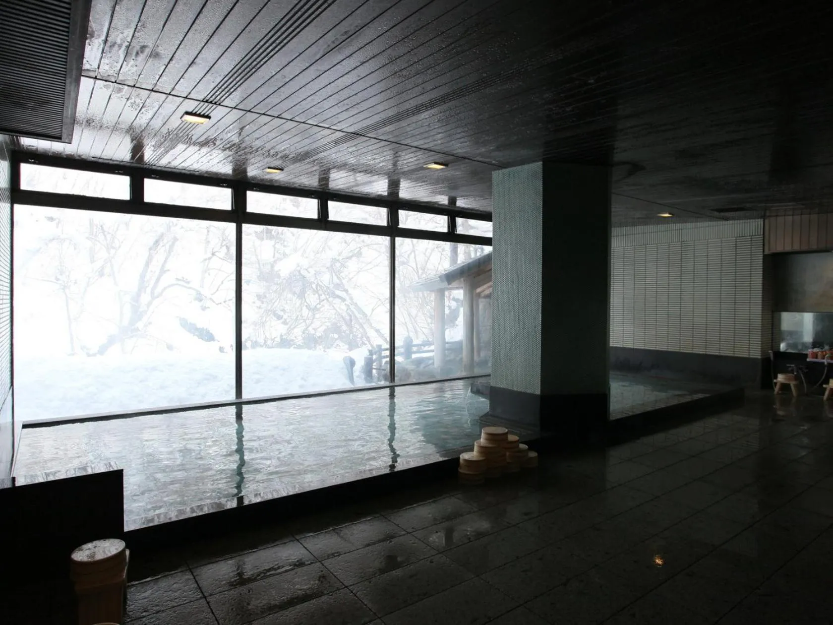 Hot Spring Bath in Hana to Hana