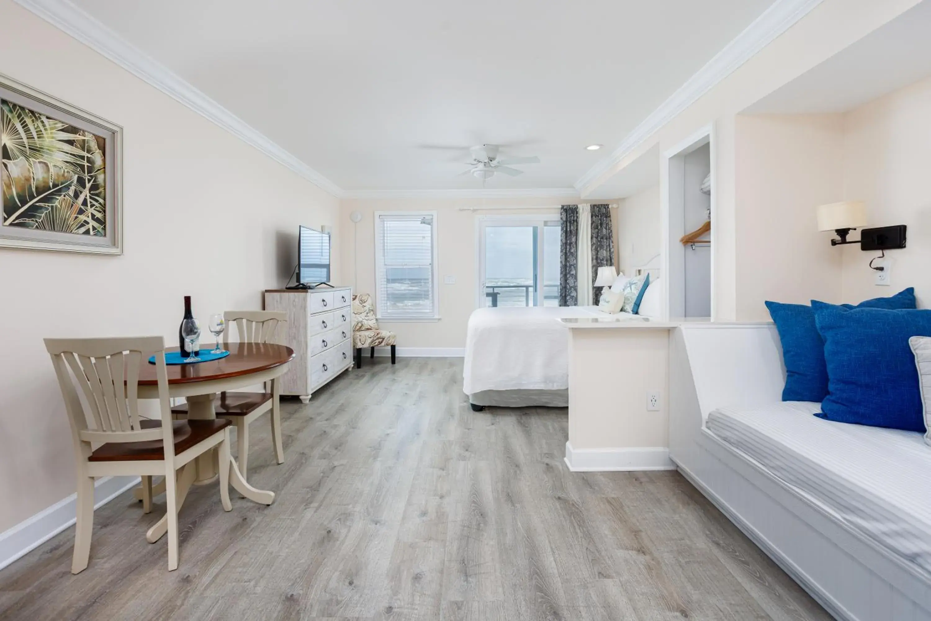 Dune Level Ocean Front King in The Saint Augustine Beach House Dune Level Ocean Front King in The Saint Augustine Beach House