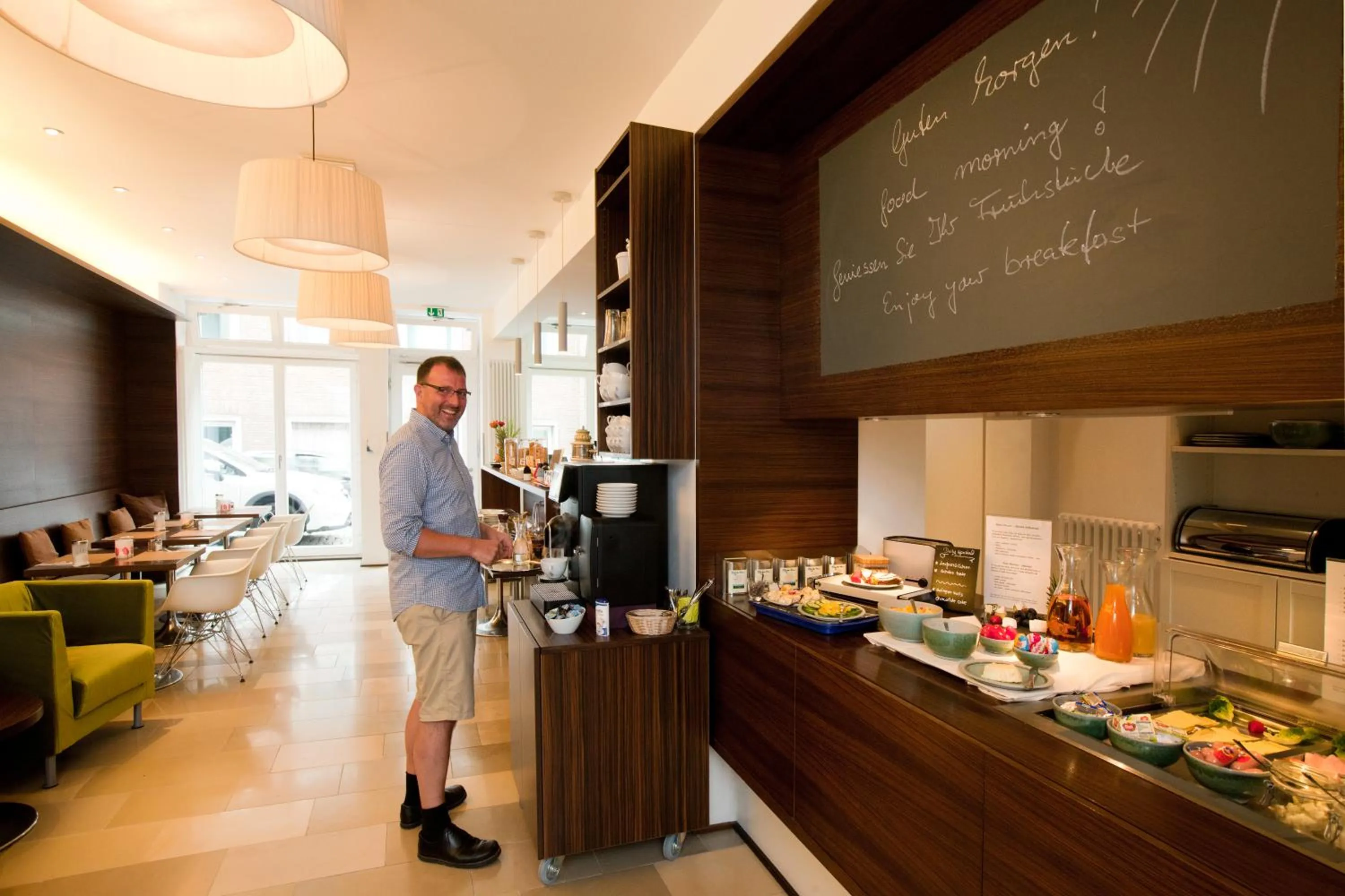Buffet breakfast in Stern am Rathaus