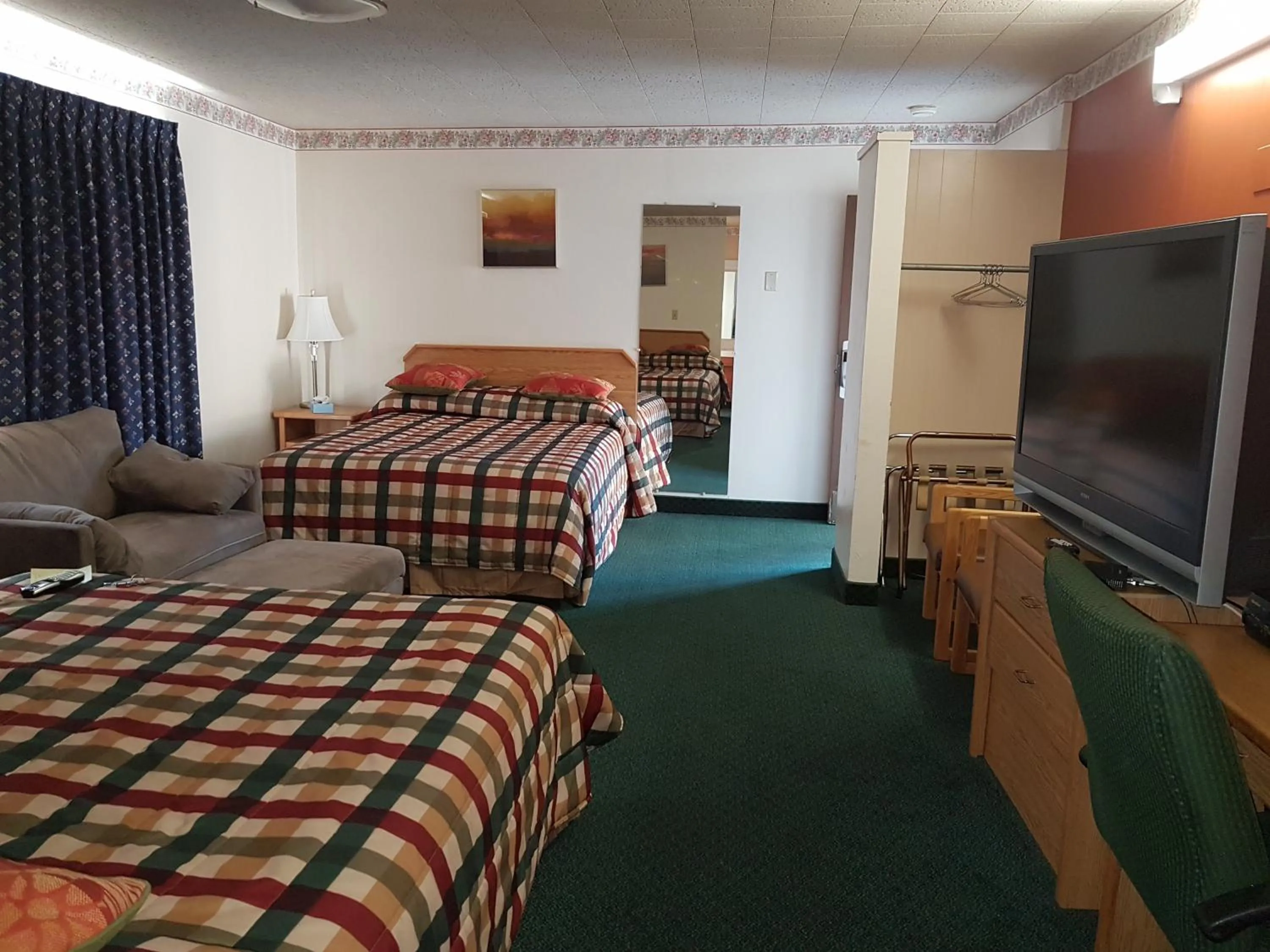 Bed in Townhouse Motel