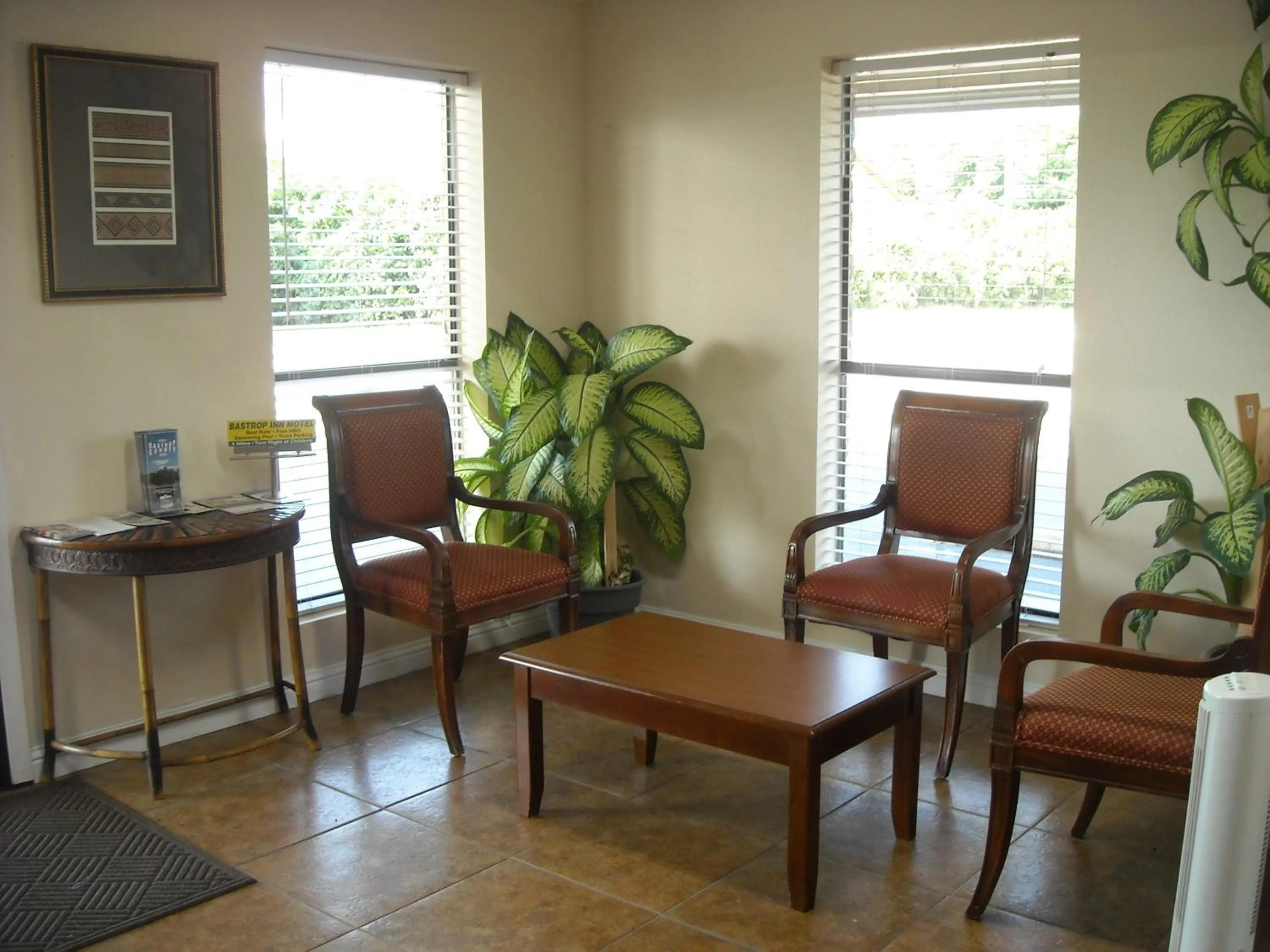 Lobby or reception in Bastrop Inn