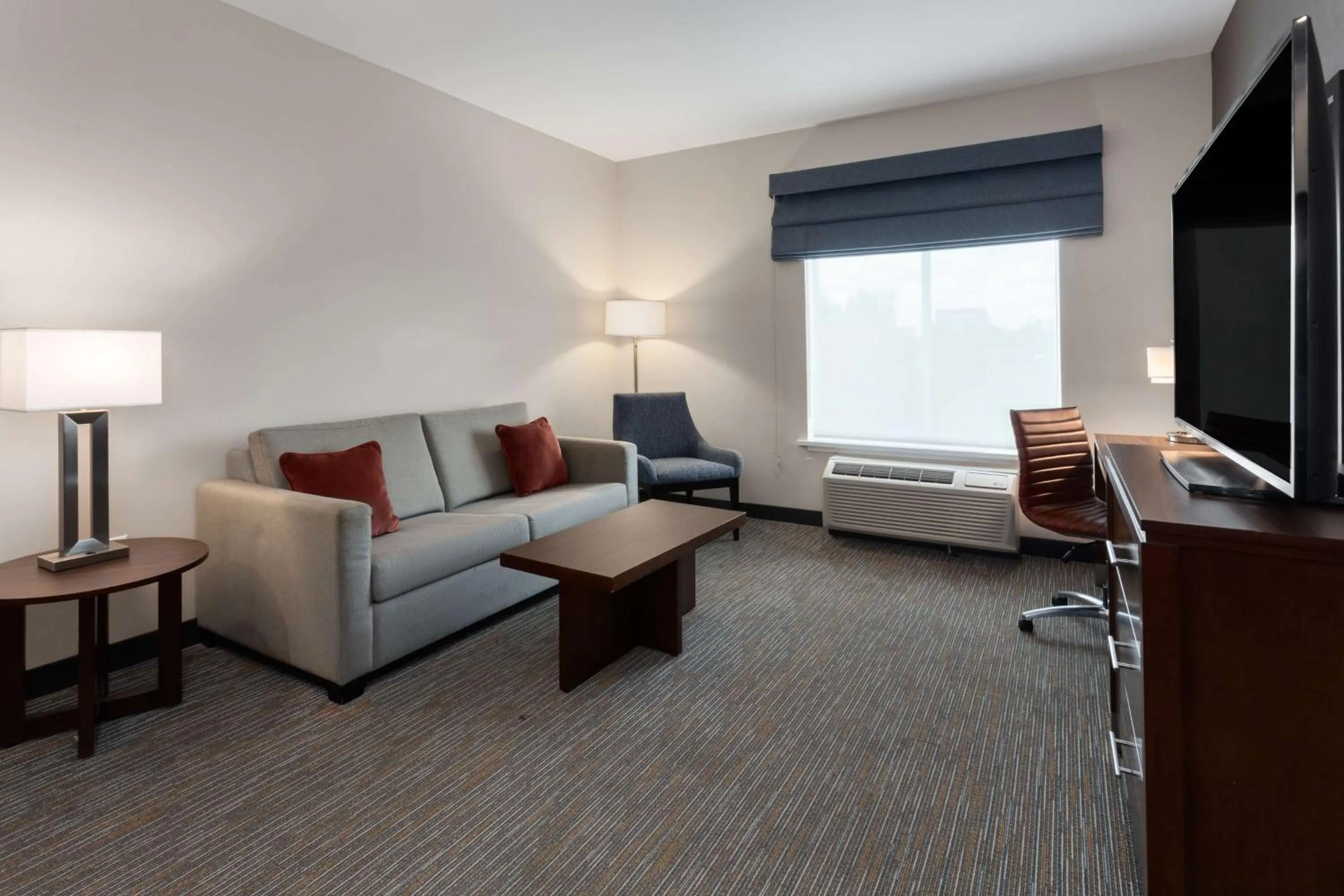 Living room in Hampton Inn by Hilton Nashville Airport Century Place