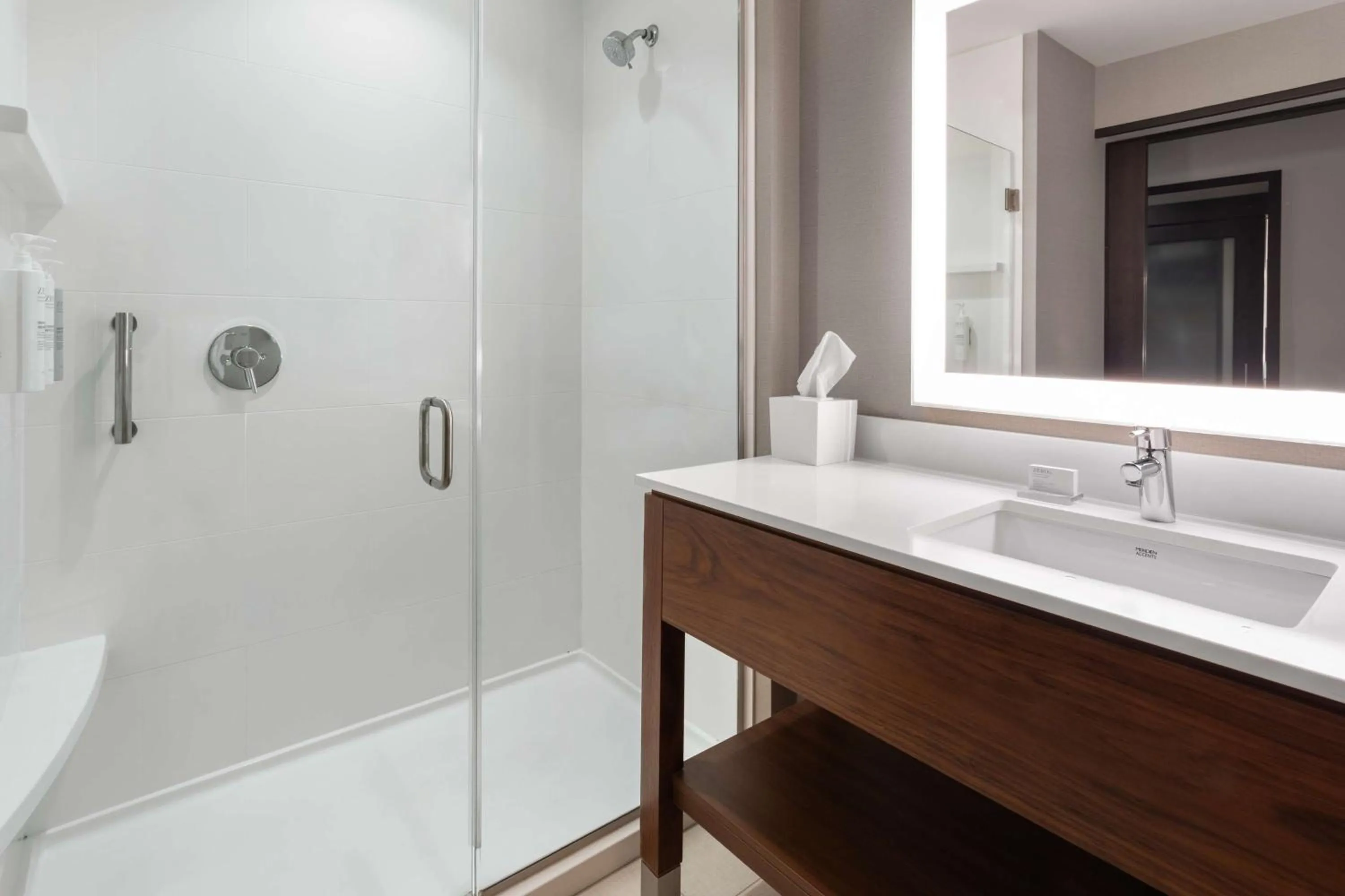 Bathroom in Hampton Inn by Hilton Nashville Airport Century Place