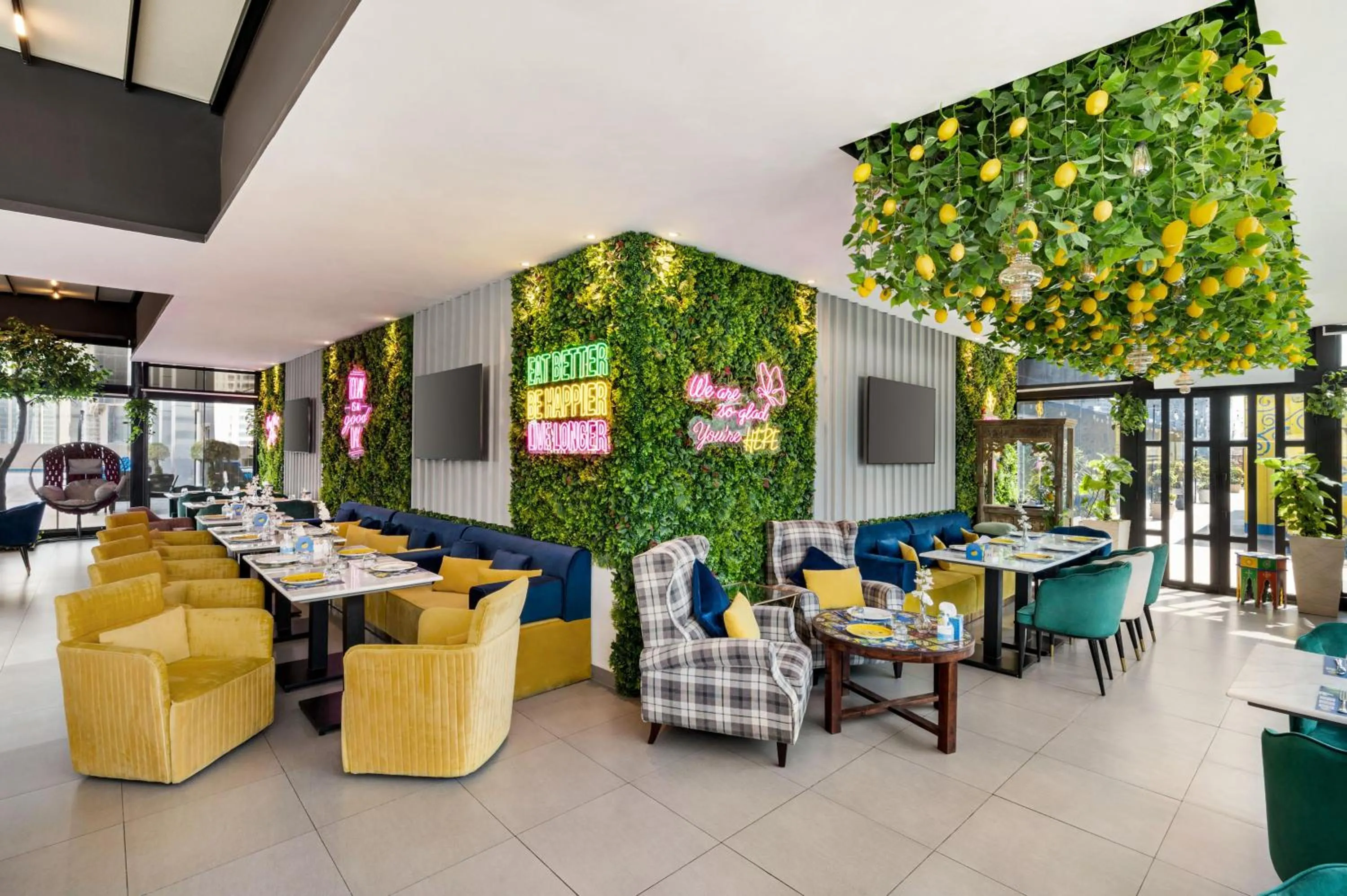 Restaurant/places to eat in Wyndham Doha West Bay