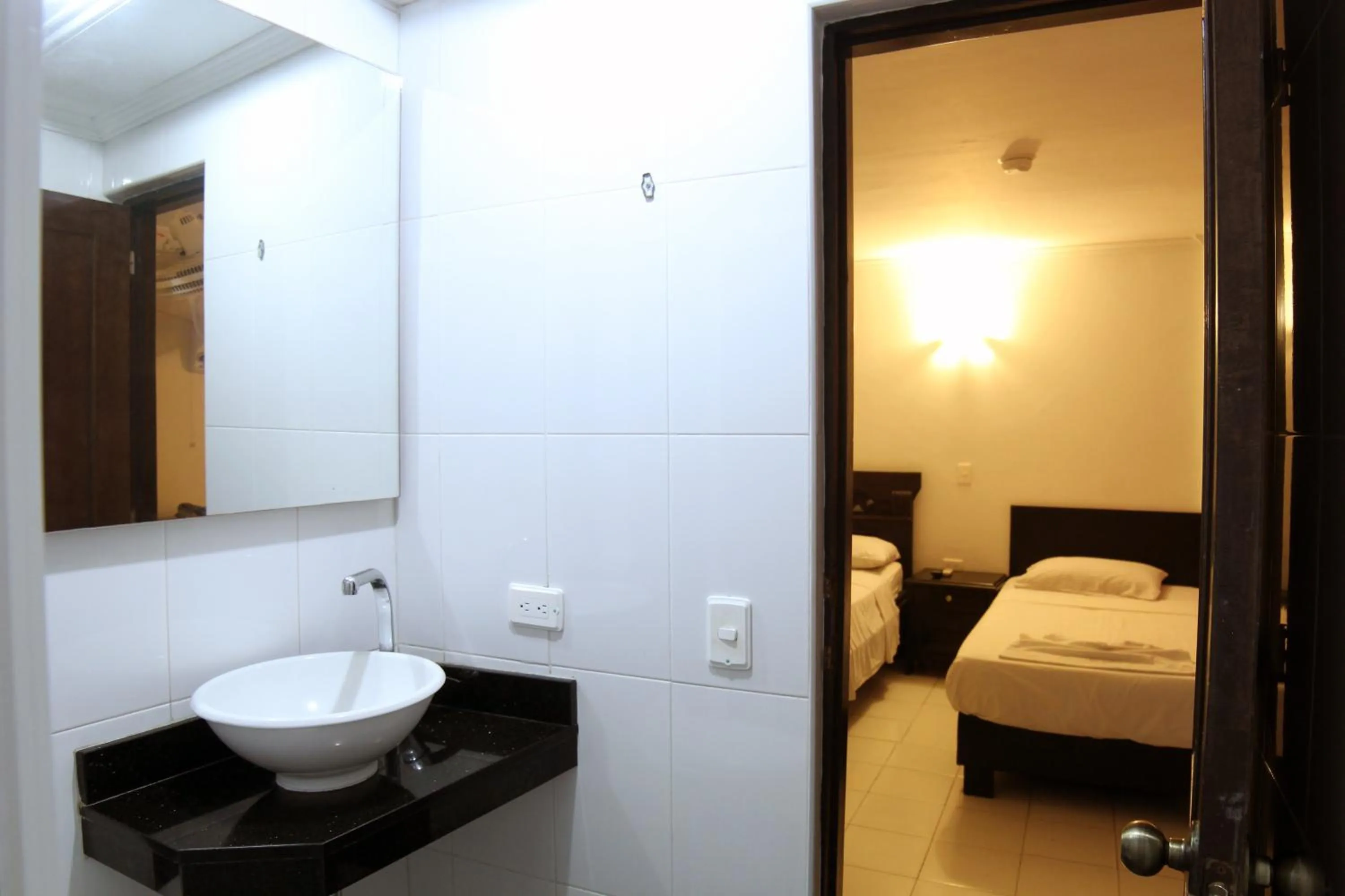 Bathroom, Bed in Hotel Villa Colonial By Akel Hotels