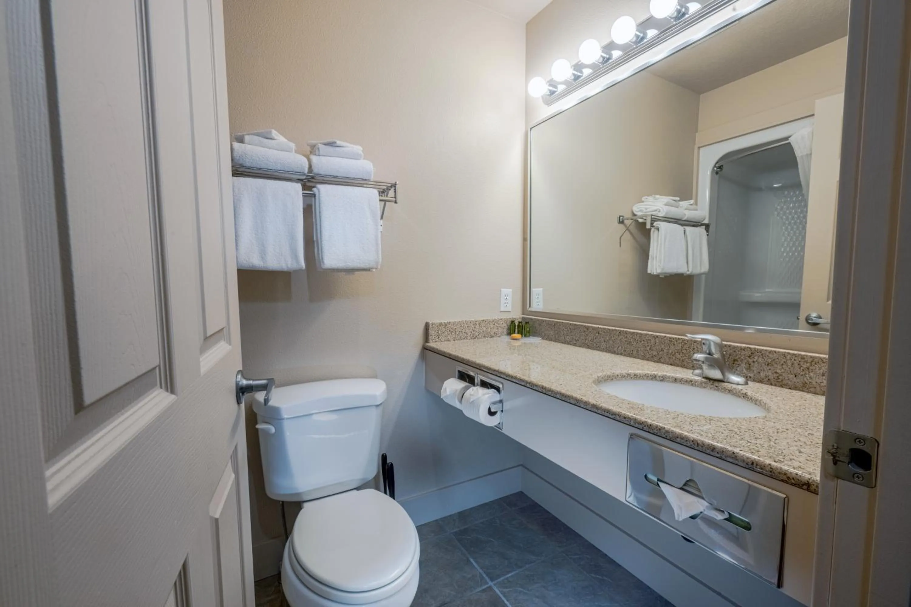 Shower in Flying Saddle Resort and Steak House