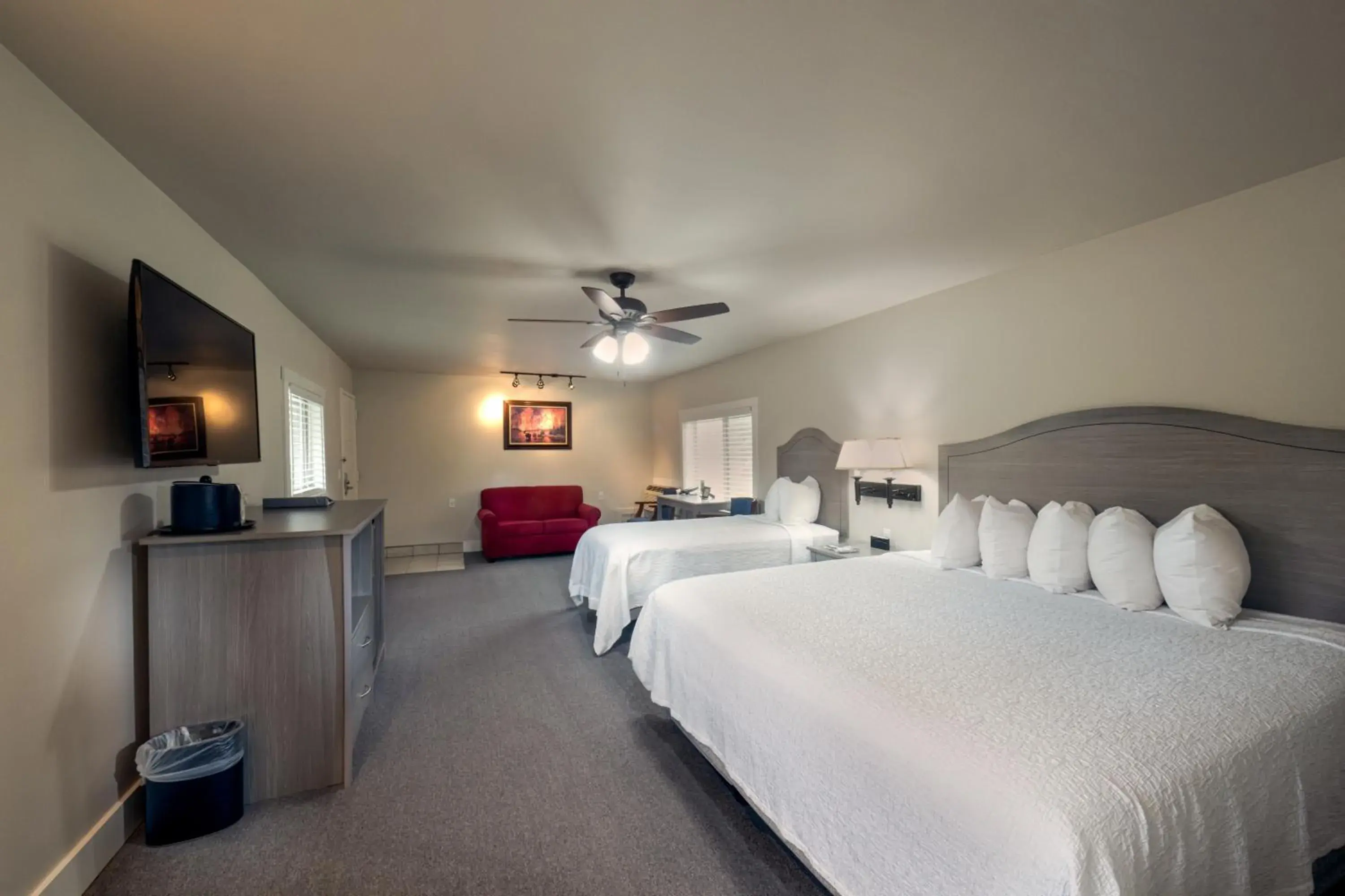 Family Room in Flying Saddle Resort and Steak House Family Room in Flying Saddle Resort and Steak House