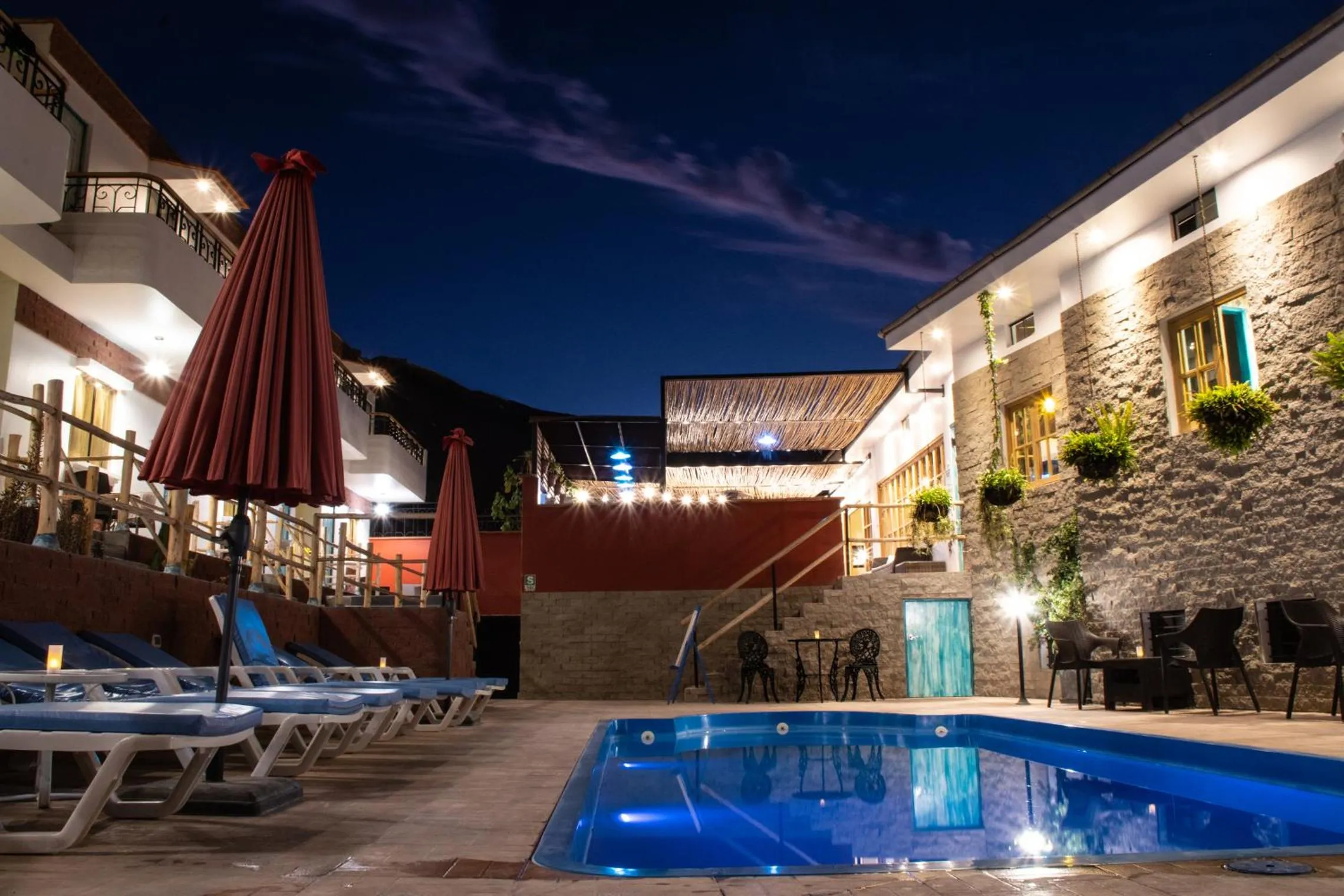 Night in Hotel Villa Jazmin