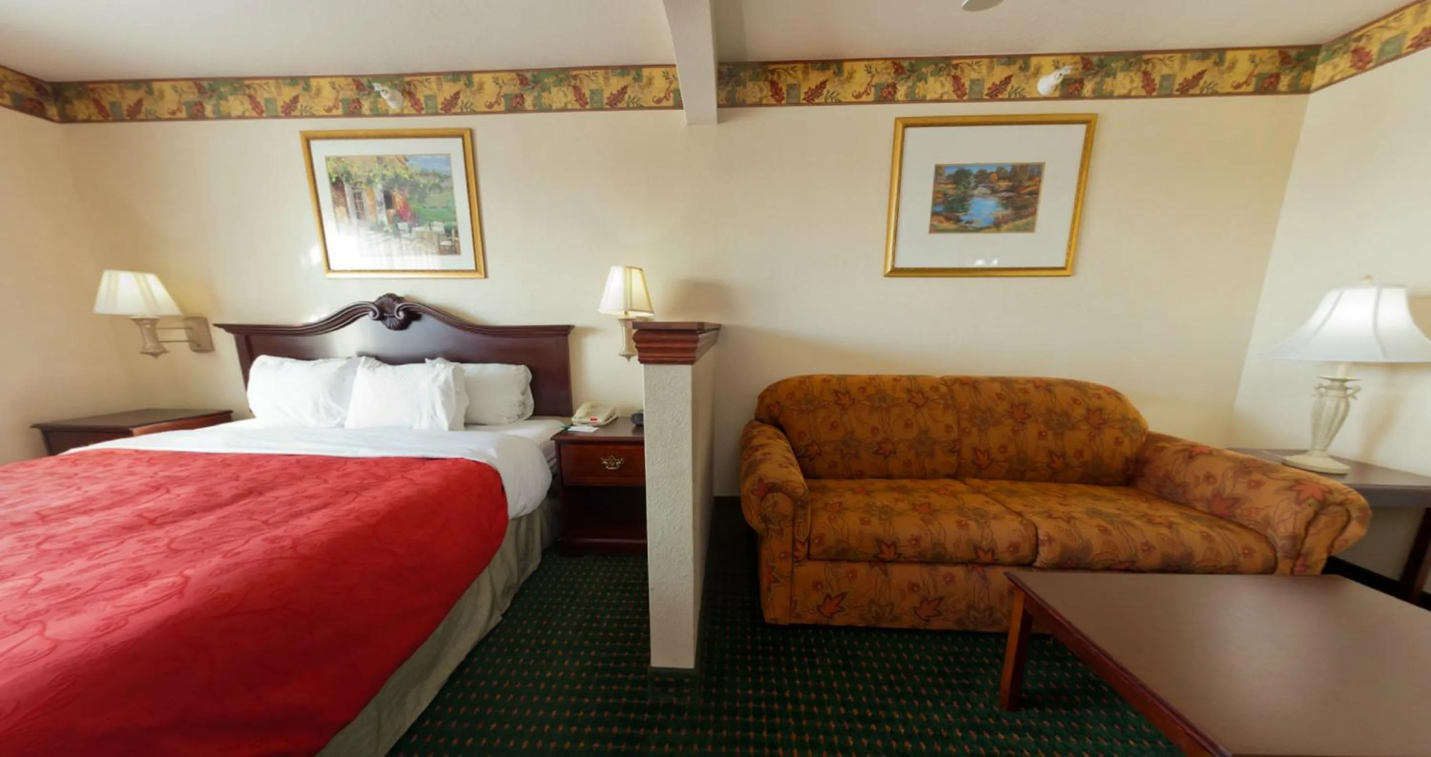 Decorative detail, Bed in Country Inn & Suites by Radisson, Elkhart North