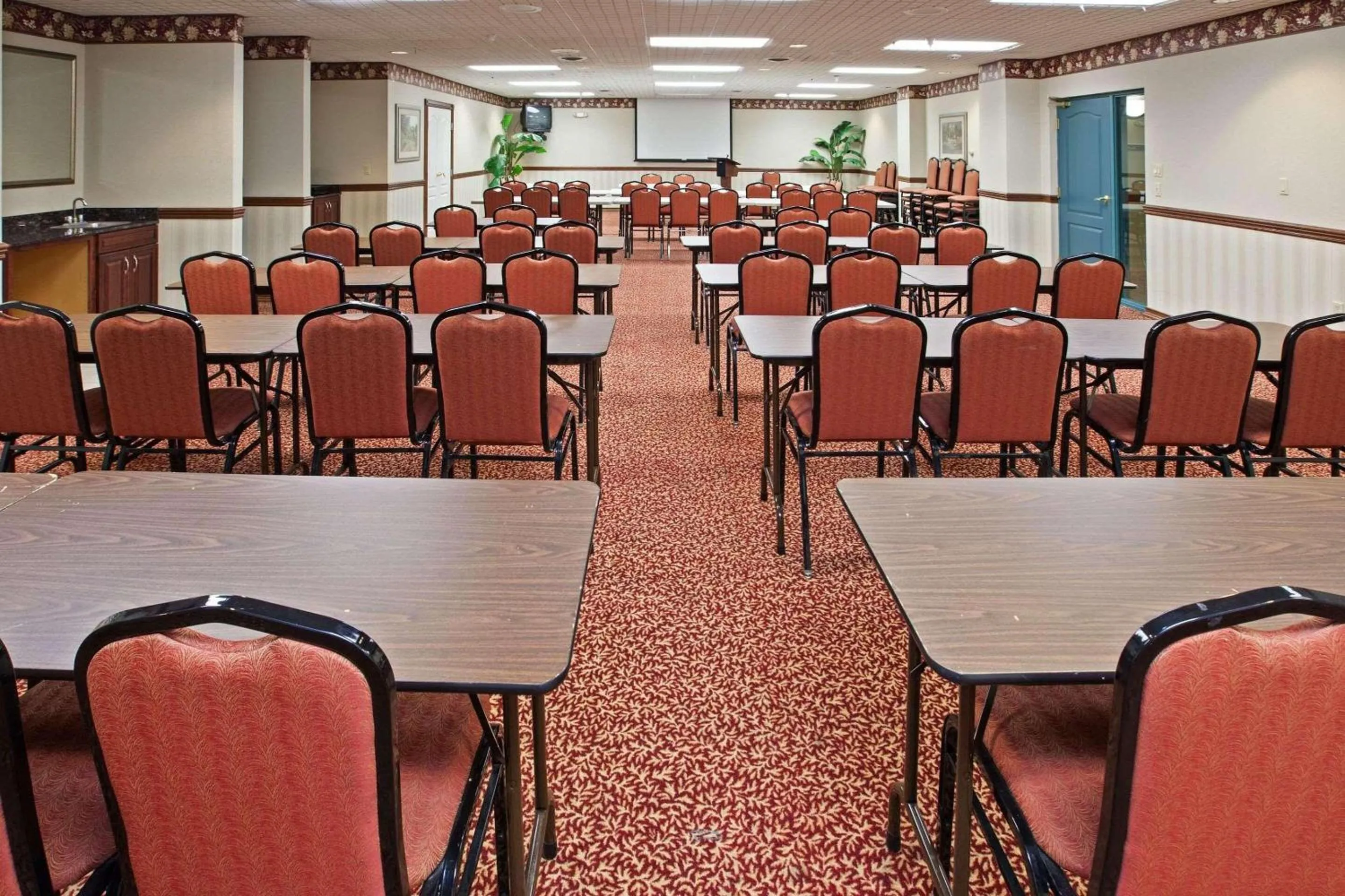Meeting/conference room in Country Inn & Suites by Radisson, Elkhart North