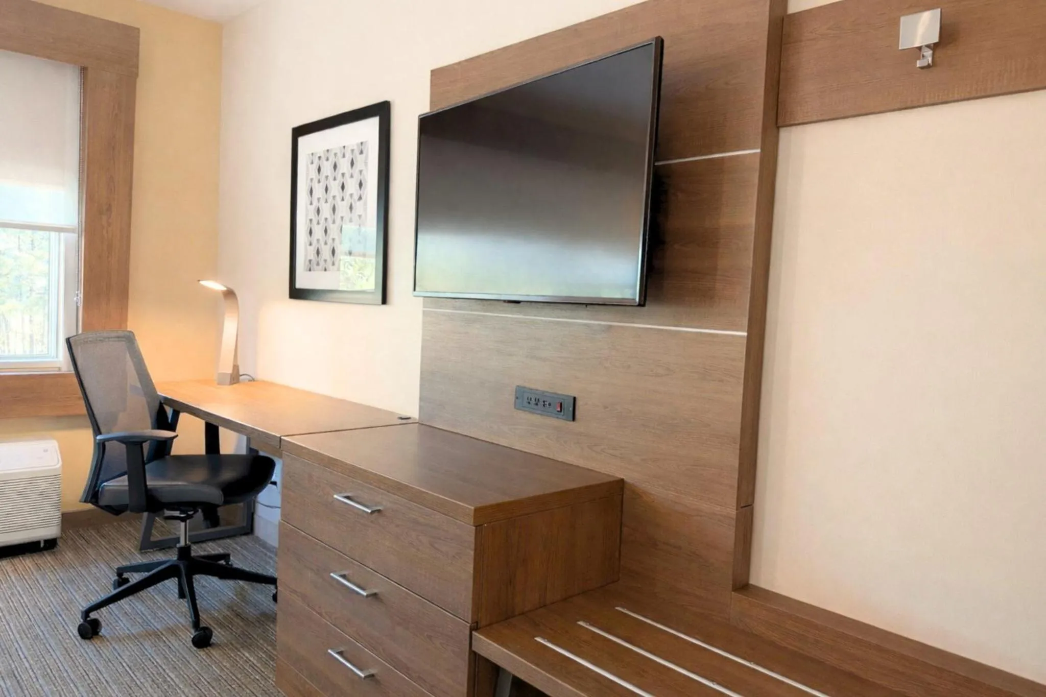 Photo of the whole room in Holiday Inn Express & Suites Charlotte - Ballantyne by IHG