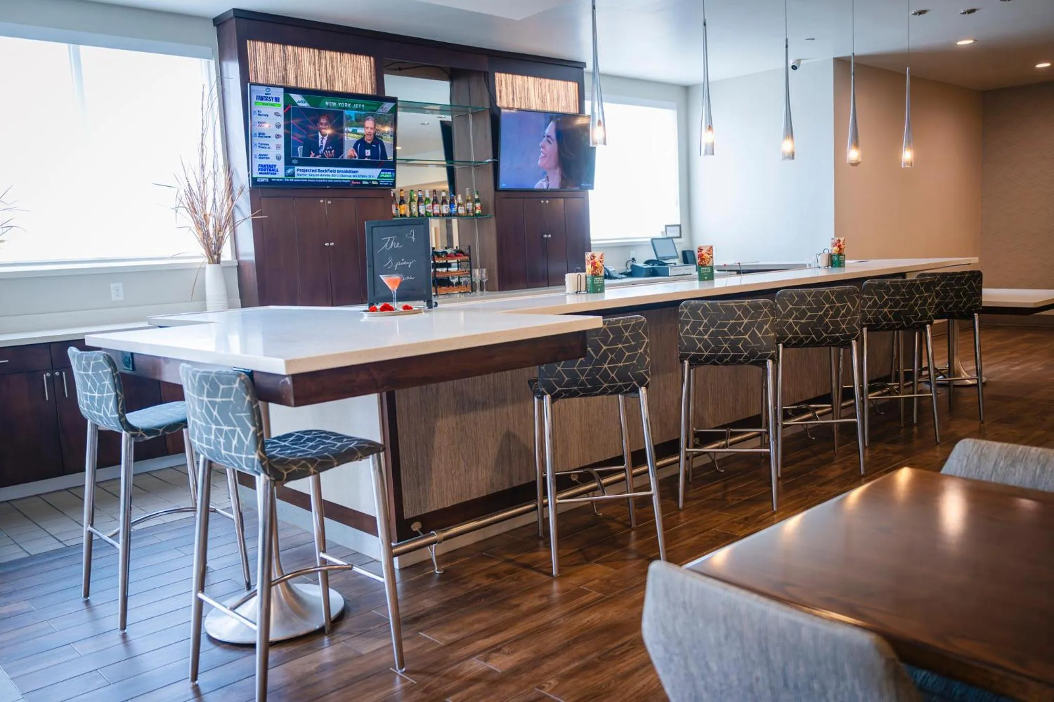 Lounge or bar in Holiday Inn & Suites Houston NW - Willowbrook by IHG