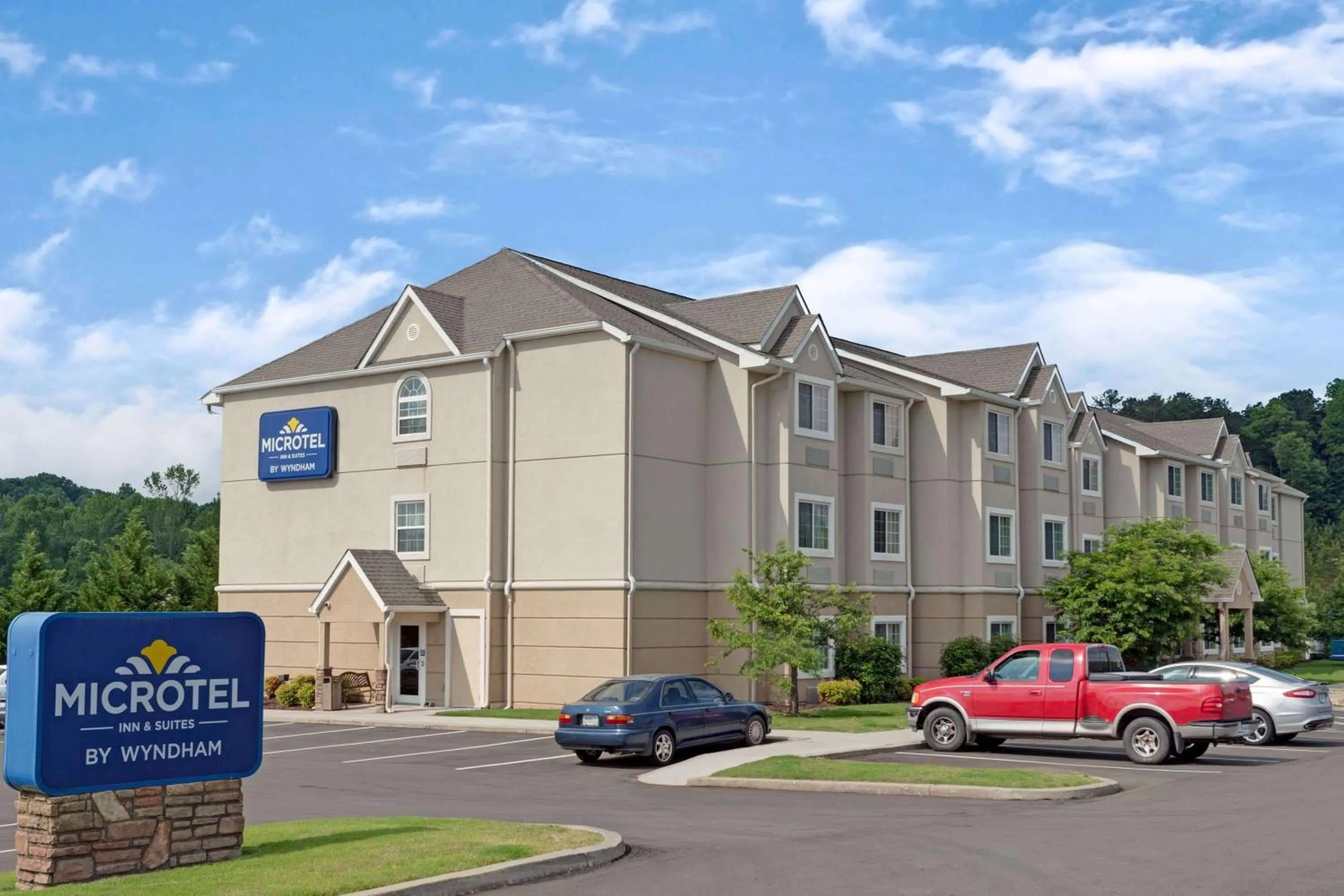 Property building in Microtel Inn & Suites by Wyndham Jasper