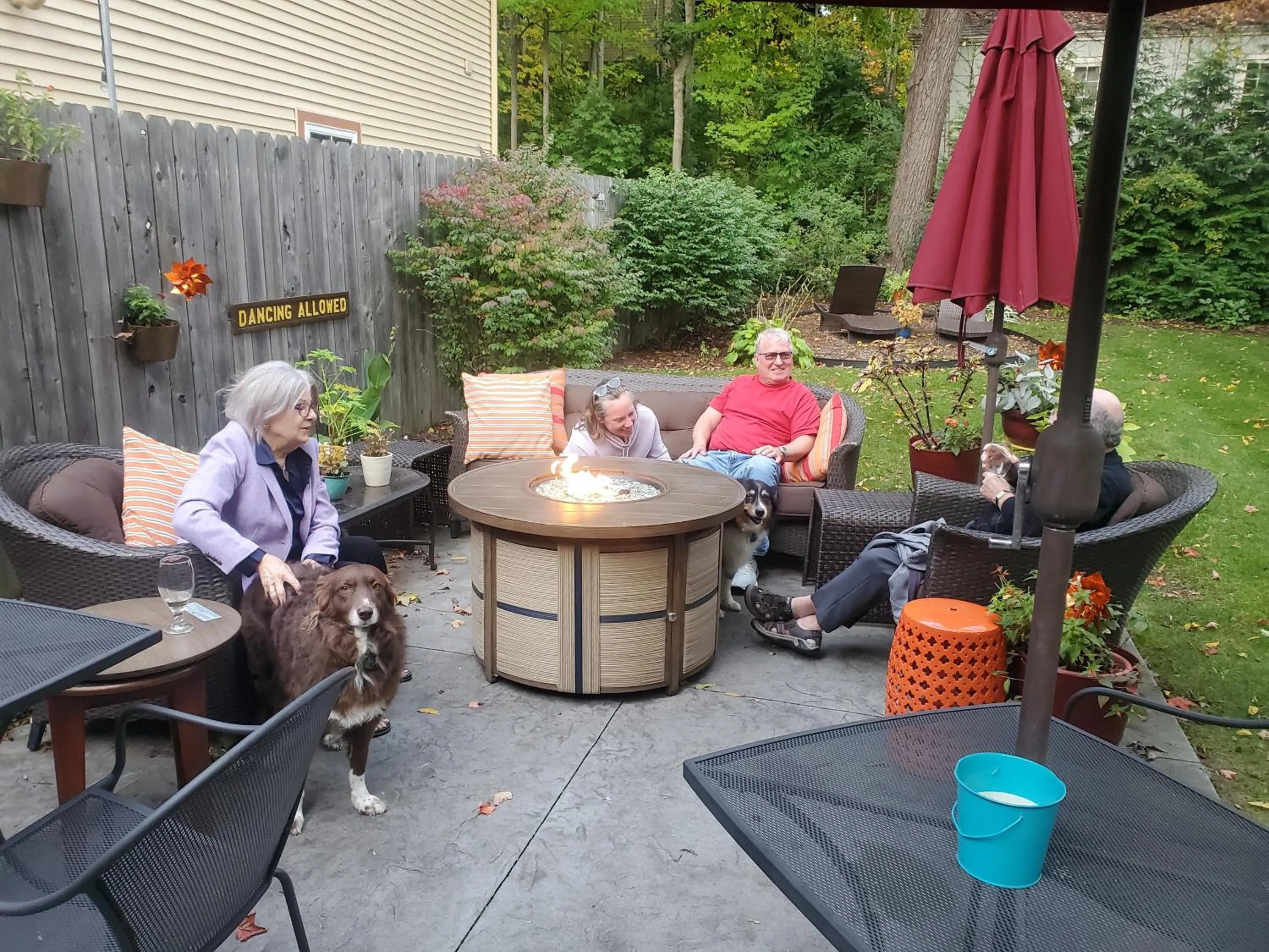 Patio in Twin Oaks Inn