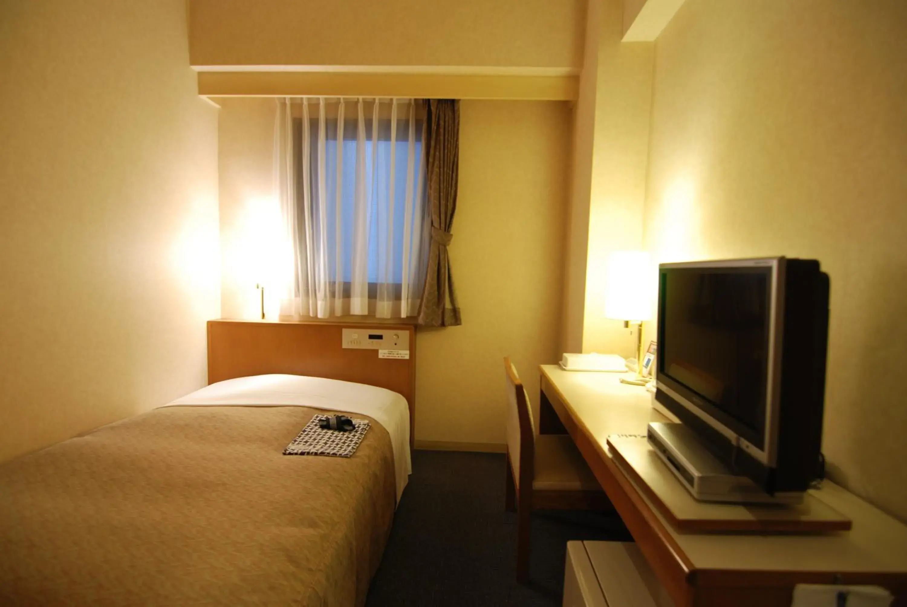 Double Room with Small Double Bed - Non-Smoking in Hotel New Star Ikebukuro Double Room with Small Double Bed - Non-Smoking in Hotel New Star Ikebukuro