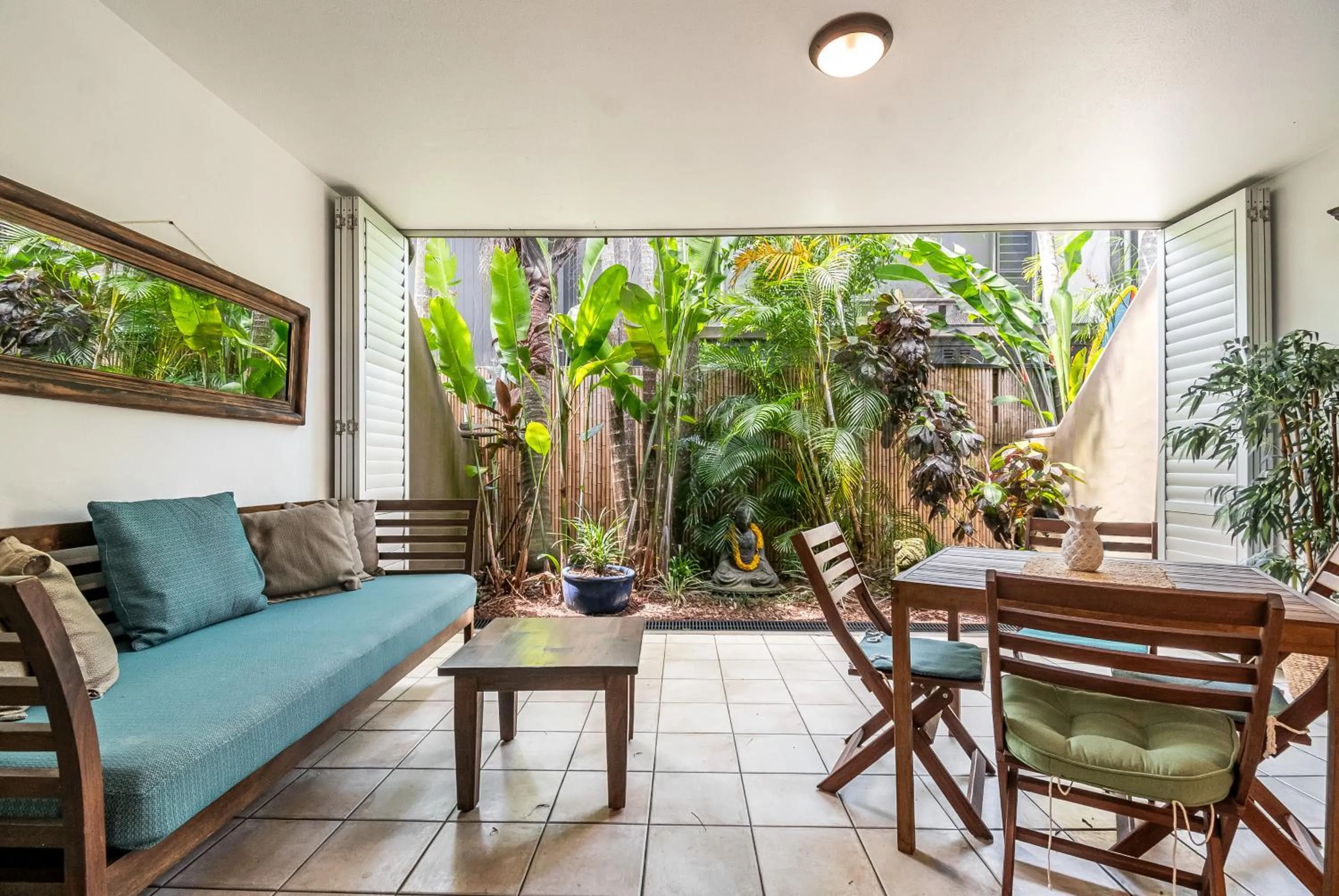 Dining area in Julians Apartments