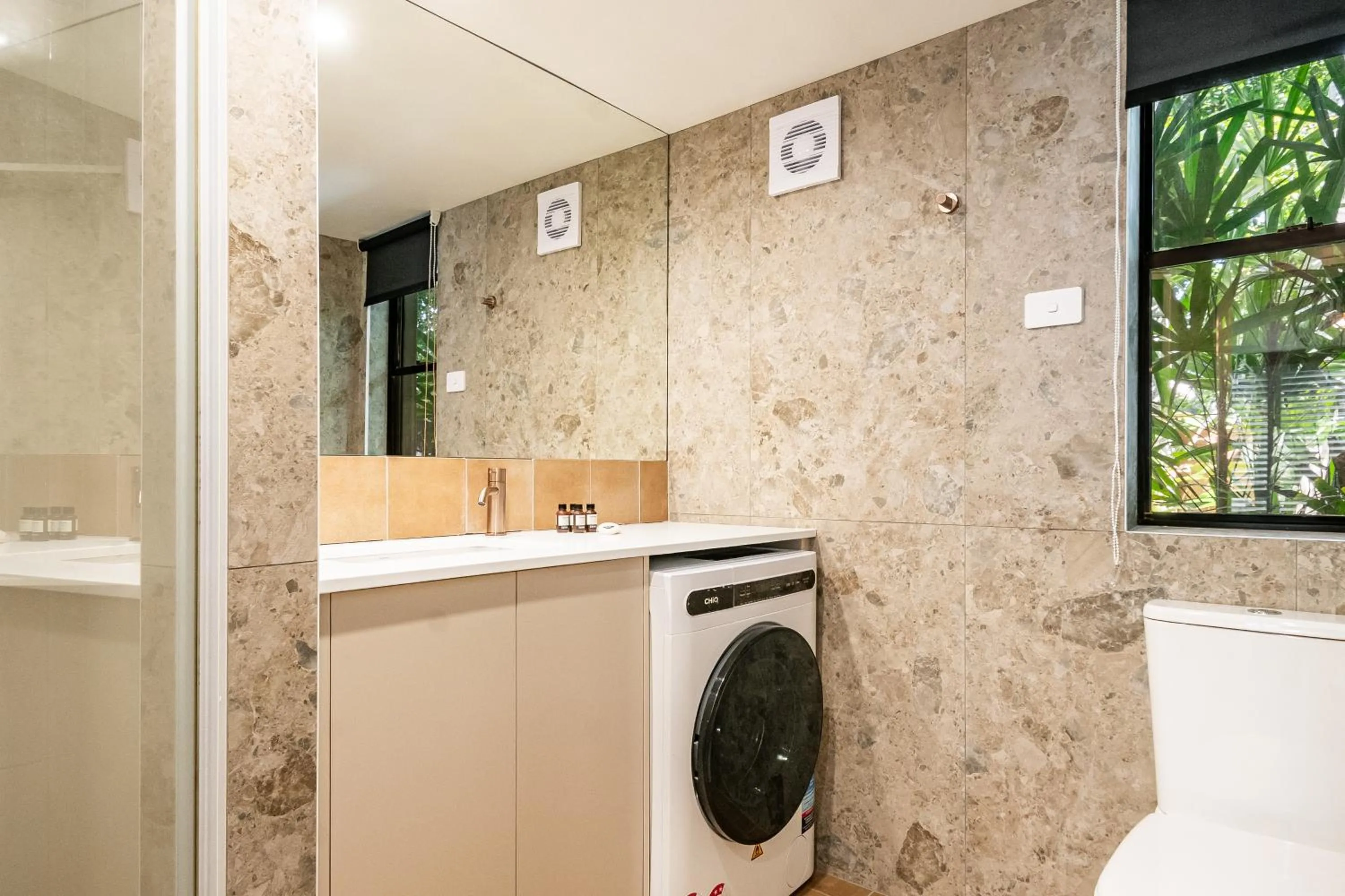 Bathroom in Julians Apartments