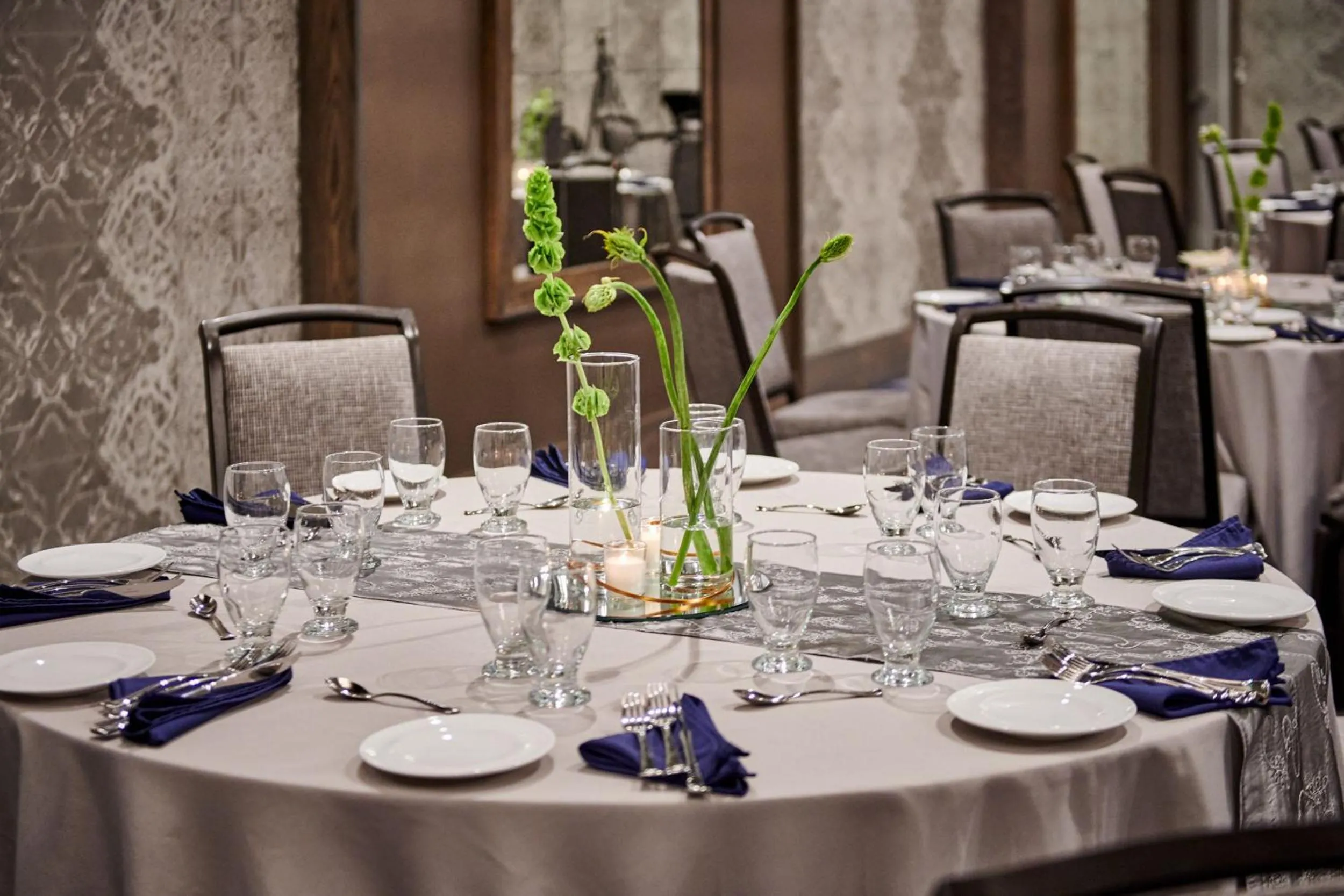 Restaurant/places to eat in The Bristol Hotel