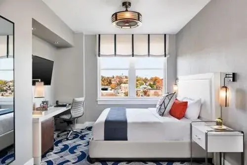 One-Bedroom Suite in The Bristol Hotel One-Bedroom Suite in The Bristol Hotel