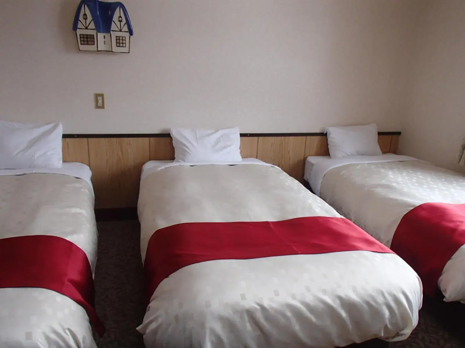 Triple Room in Rosenheim Hakuba Triple Room in Rosenheim Hakuba