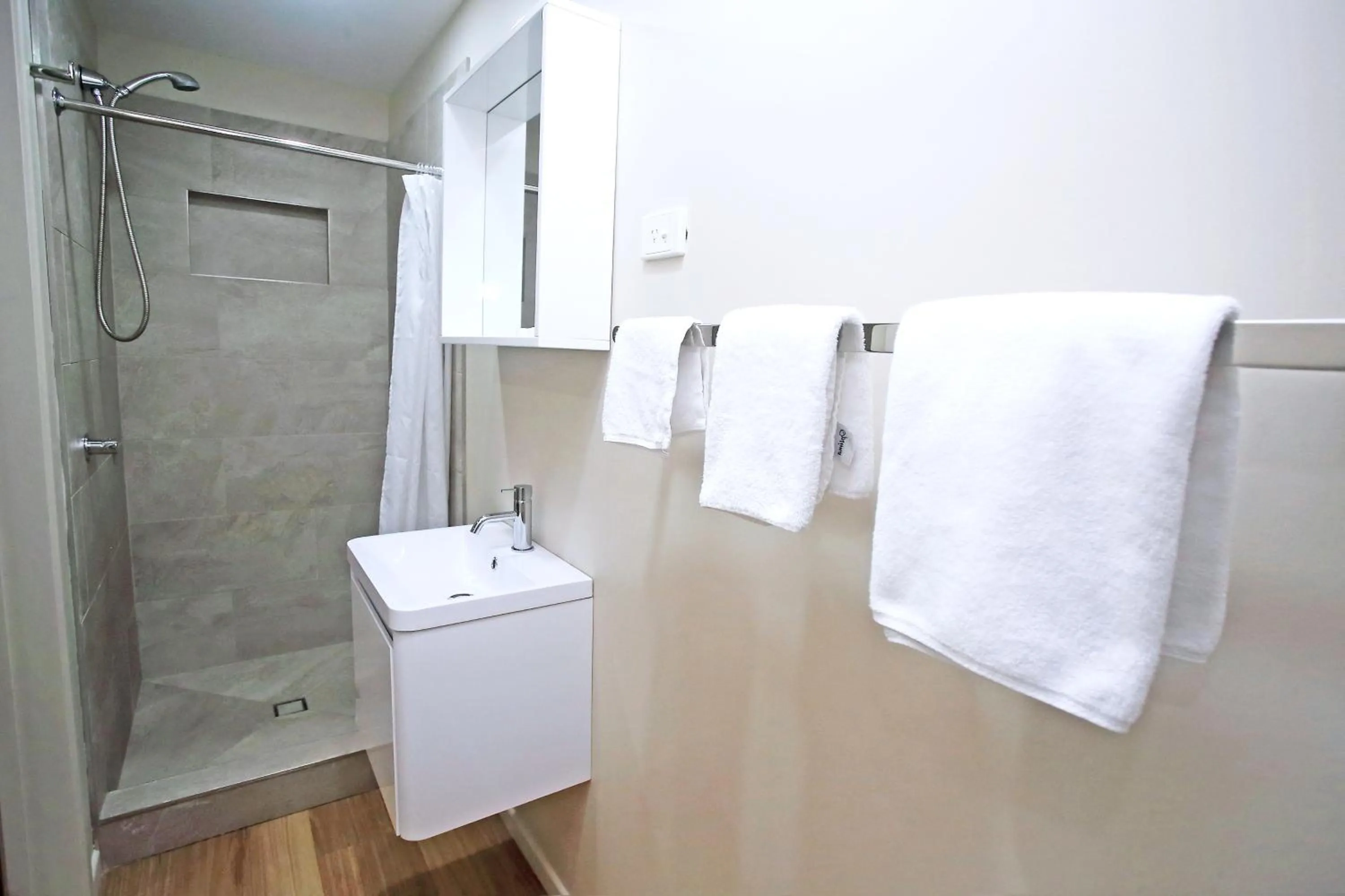 Shower in Chambers Wildlife Rainforest Lodges