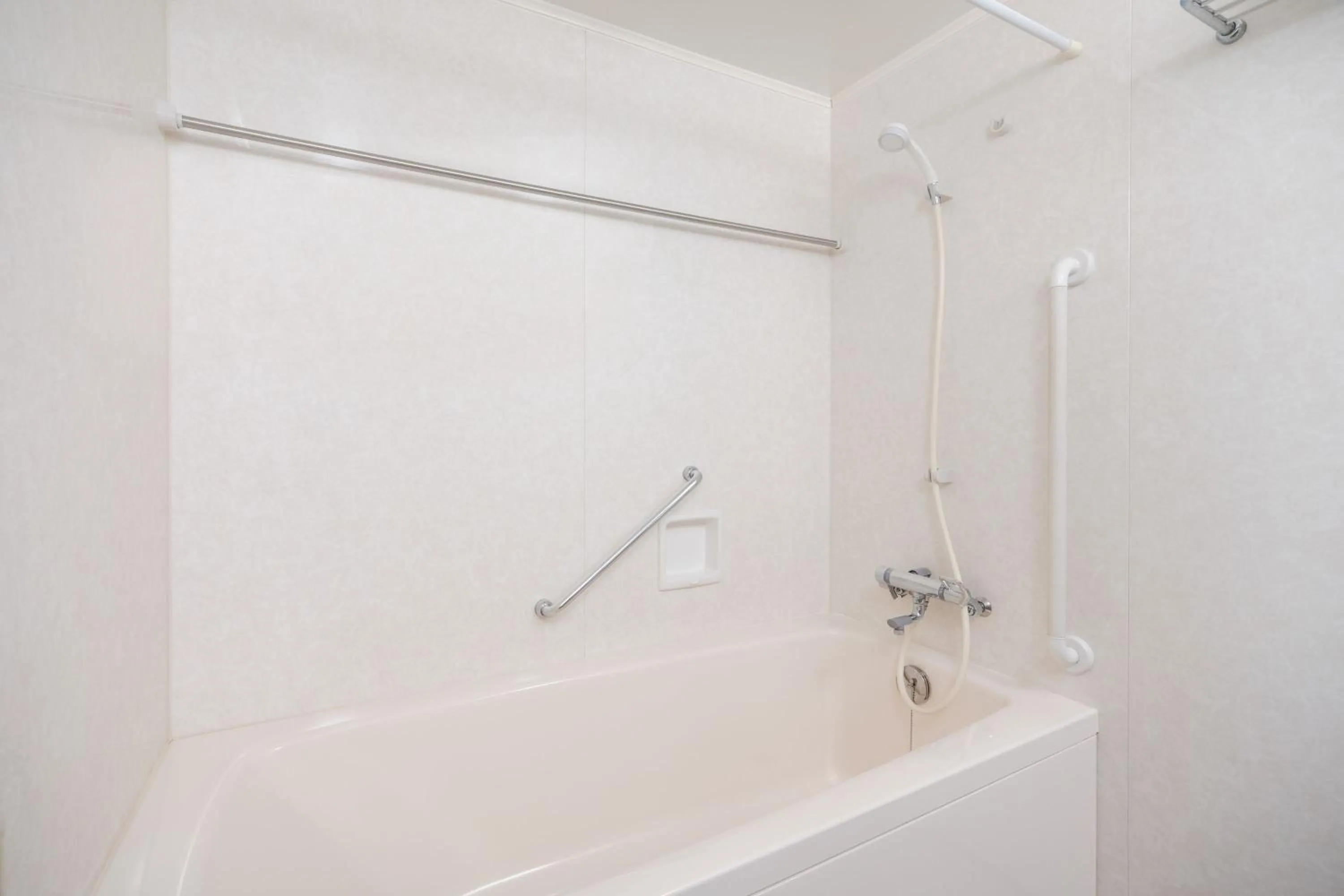 Shower in Central Hotel Sasebo