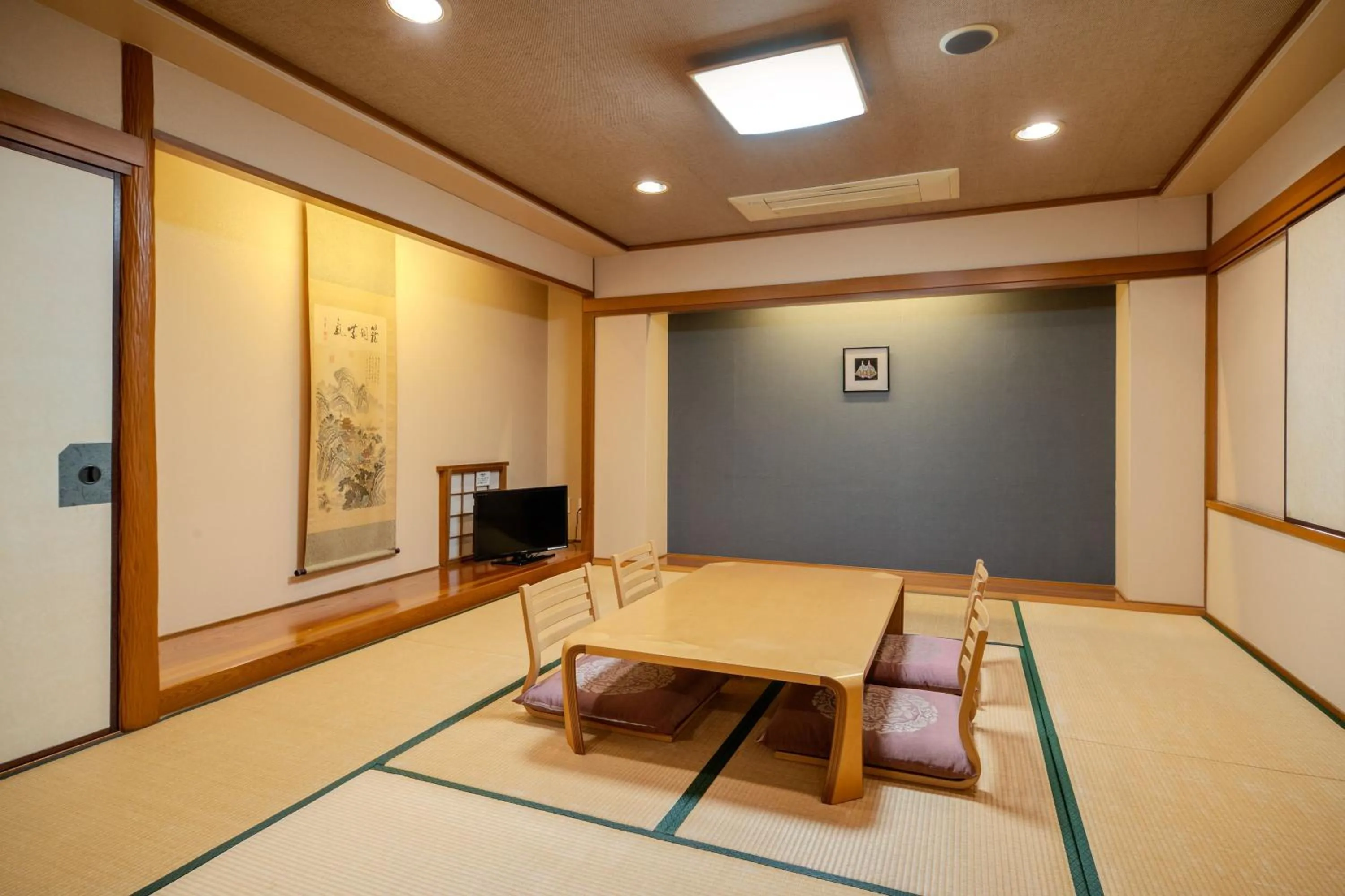 Photo of the whole room in Central Hotel Sasebo