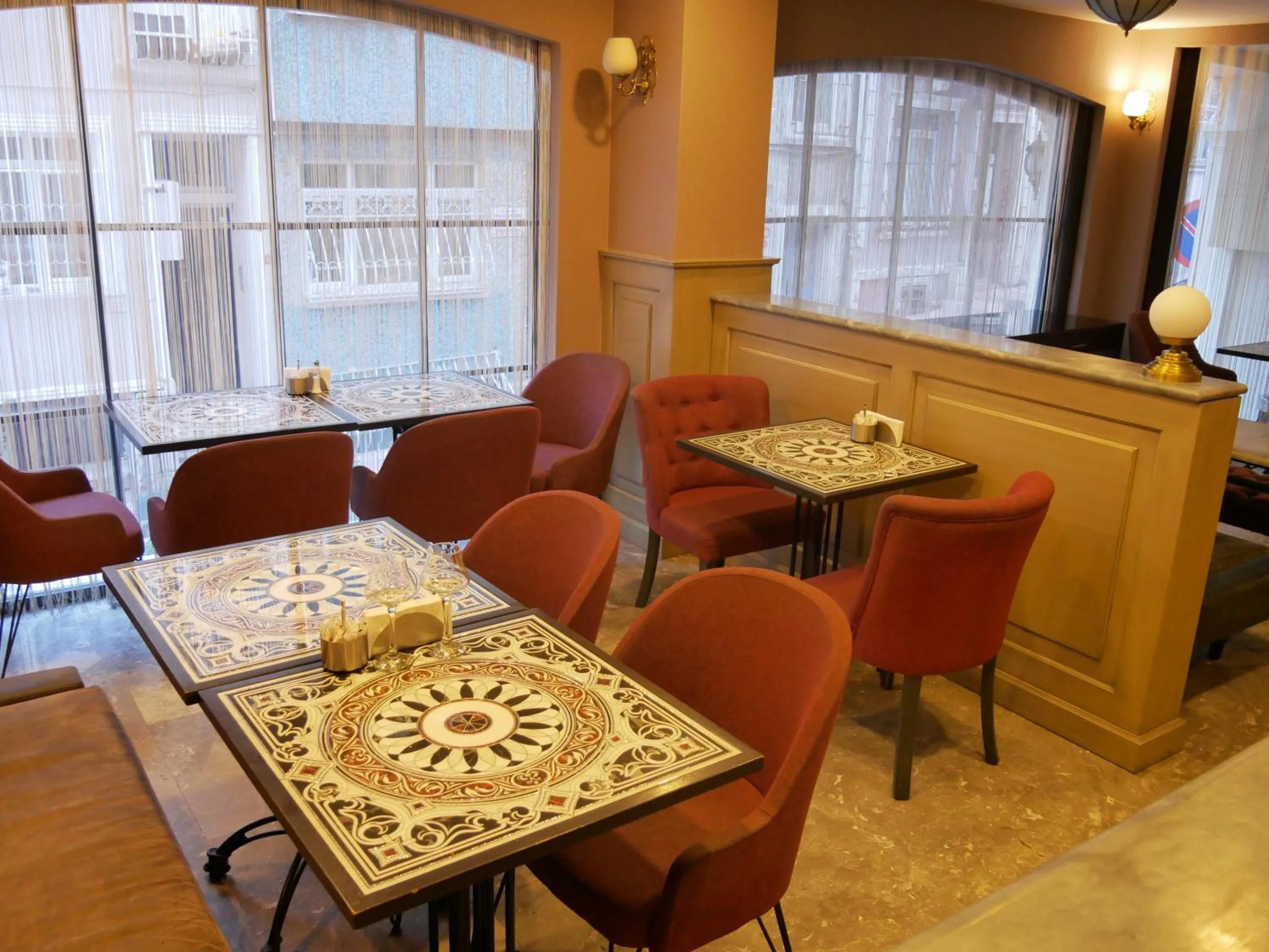 Restaurant/places to eat in Endless Comfort Hotel Taksim
