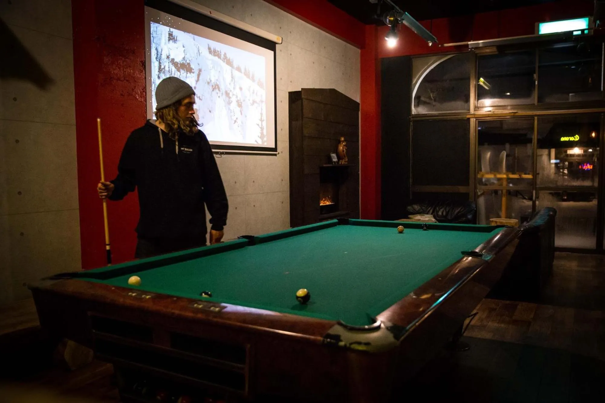Billiard in Hakuba Cortina Lodge