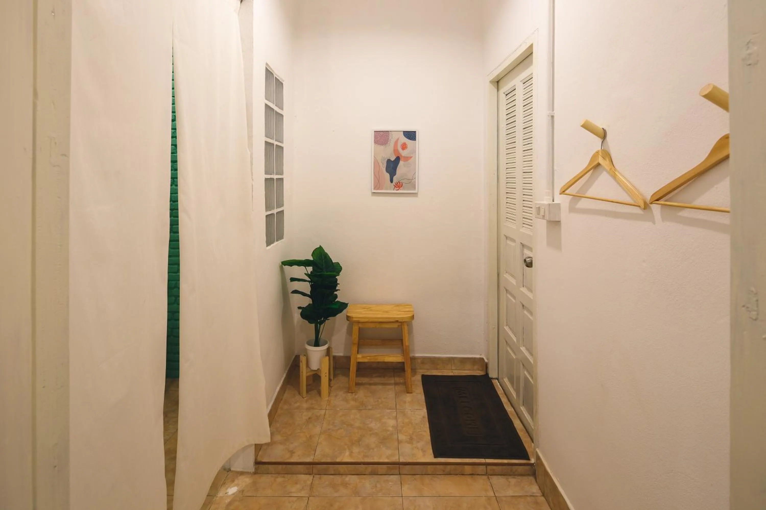 Property building in Yindee Travellers Lodge