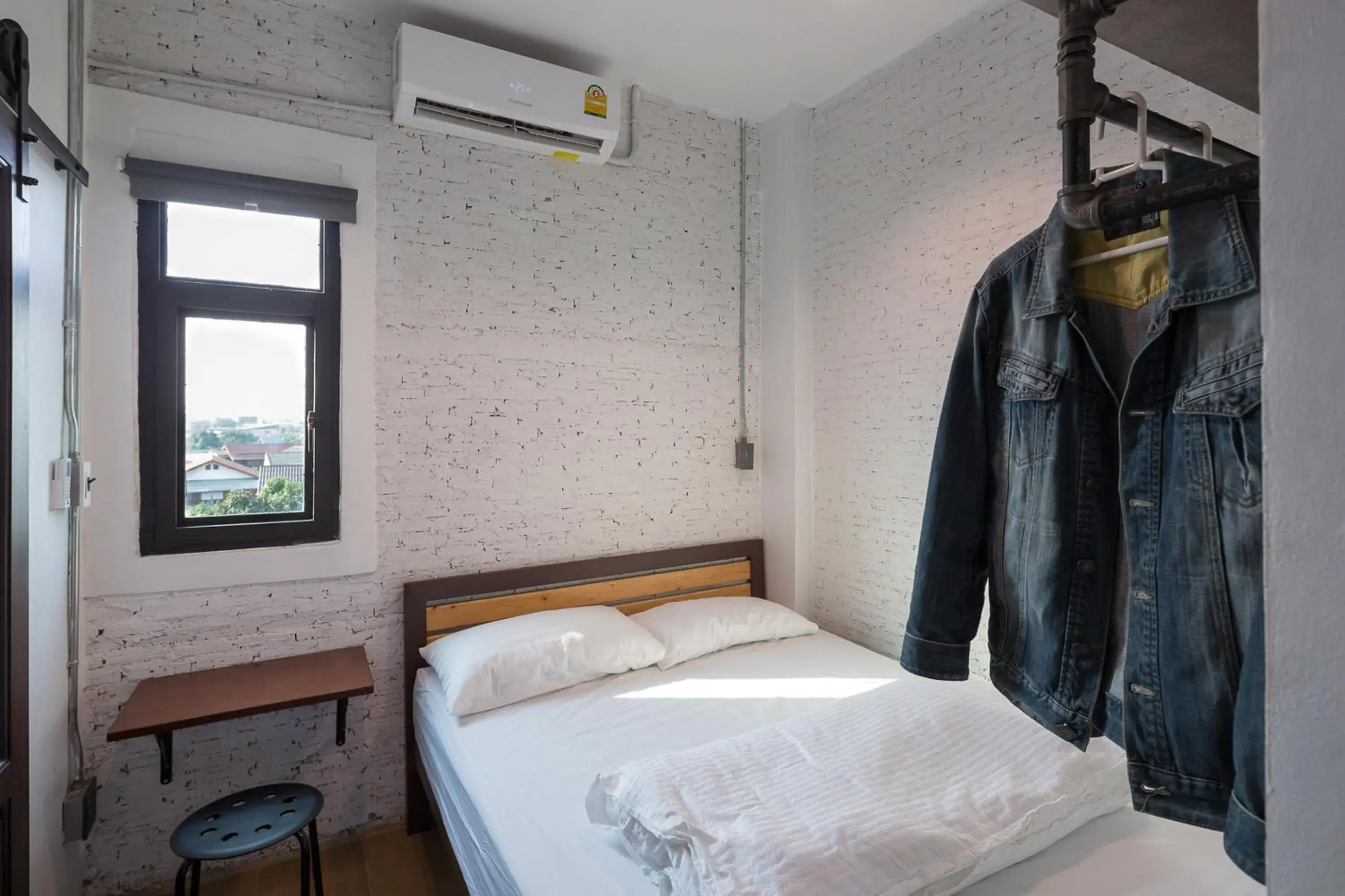 Double Room with Private Bathroom in Yindee Travellers Lodge Double Room with Private Bathroom in Yindee Travellers Lodge