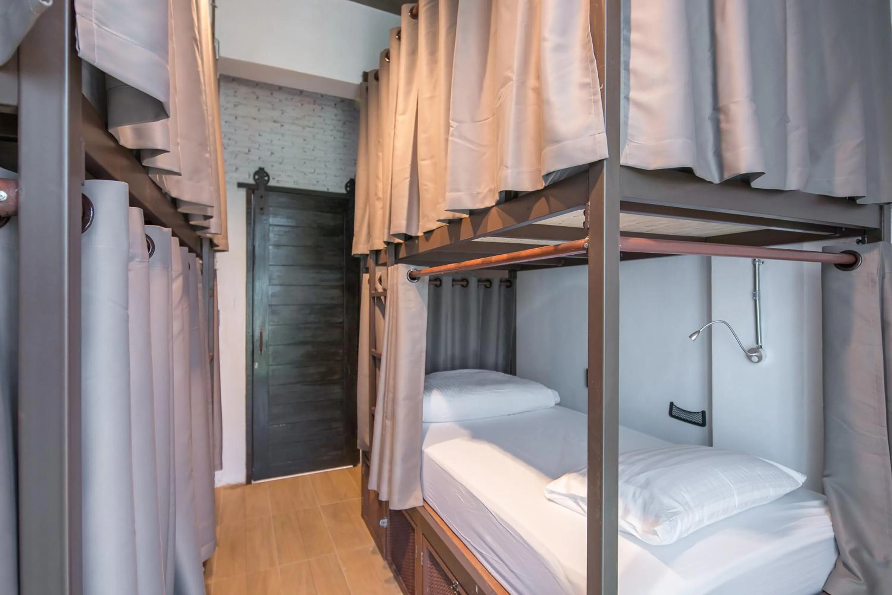 Bed in Yindee Travellers Lodge