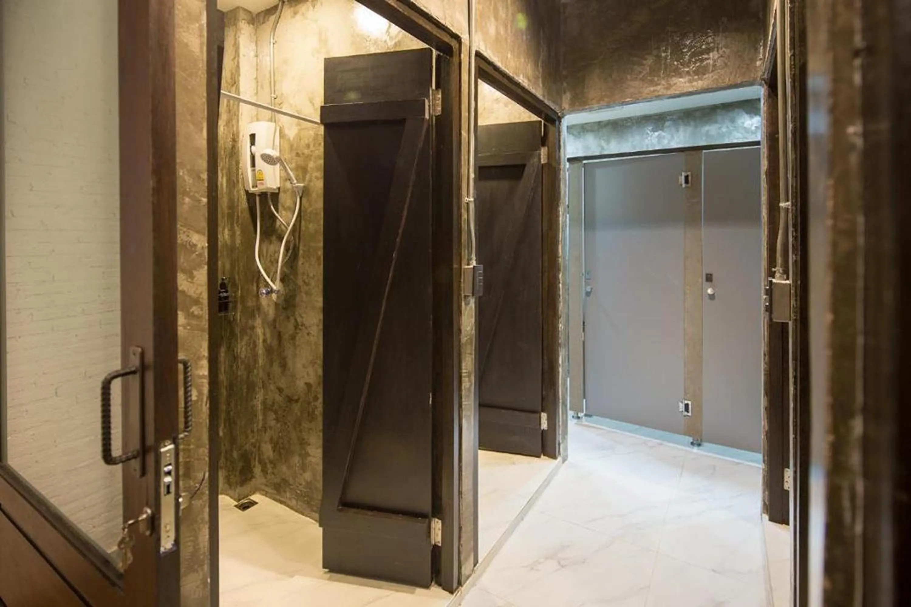 Bathroom in Yindee Travellers Lodge