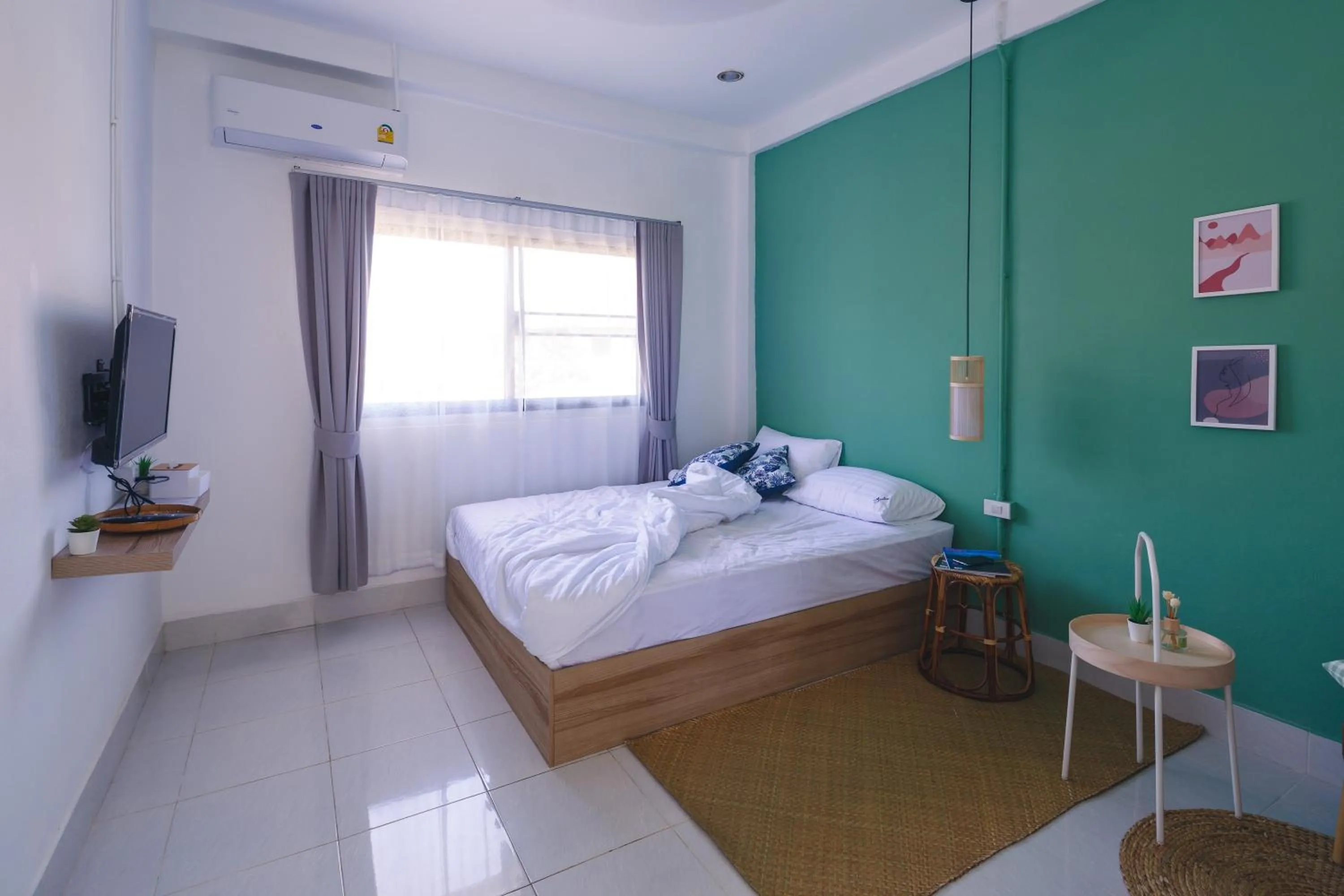 Bed in Yindee Travellers Lodge