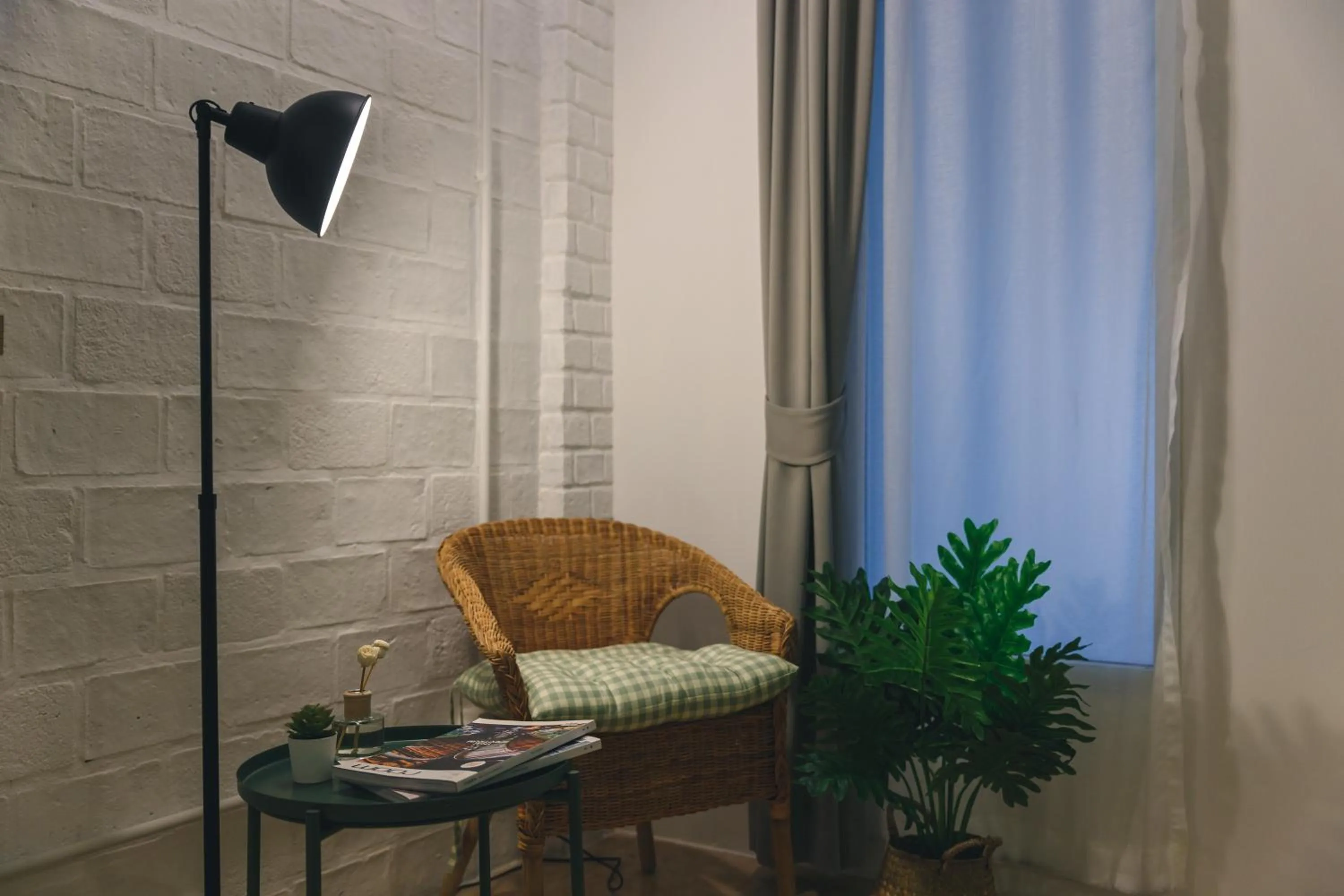 Seating area in Yindee Travellers Lodge