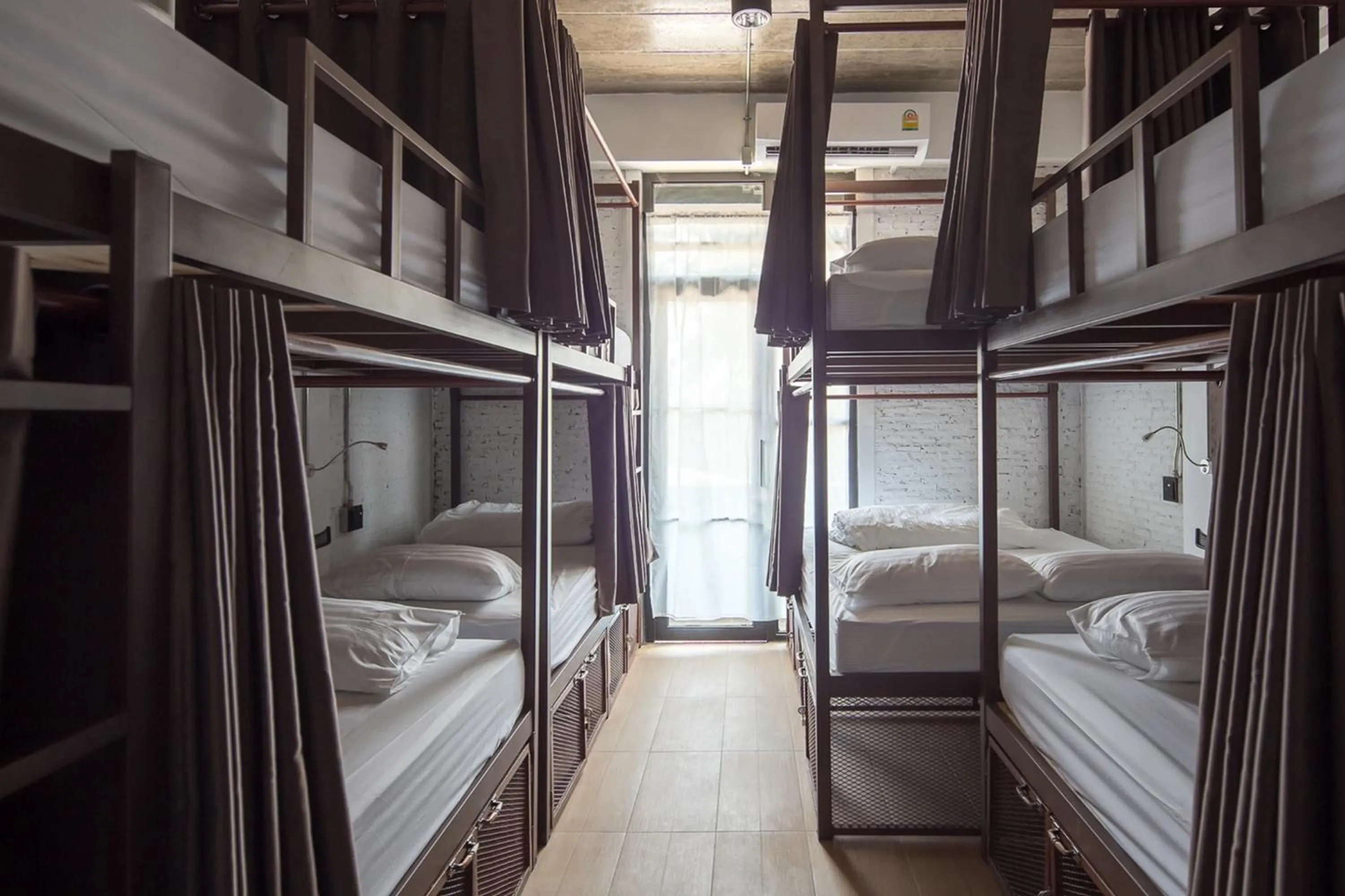 Bed in Yindee Travellers Lodge