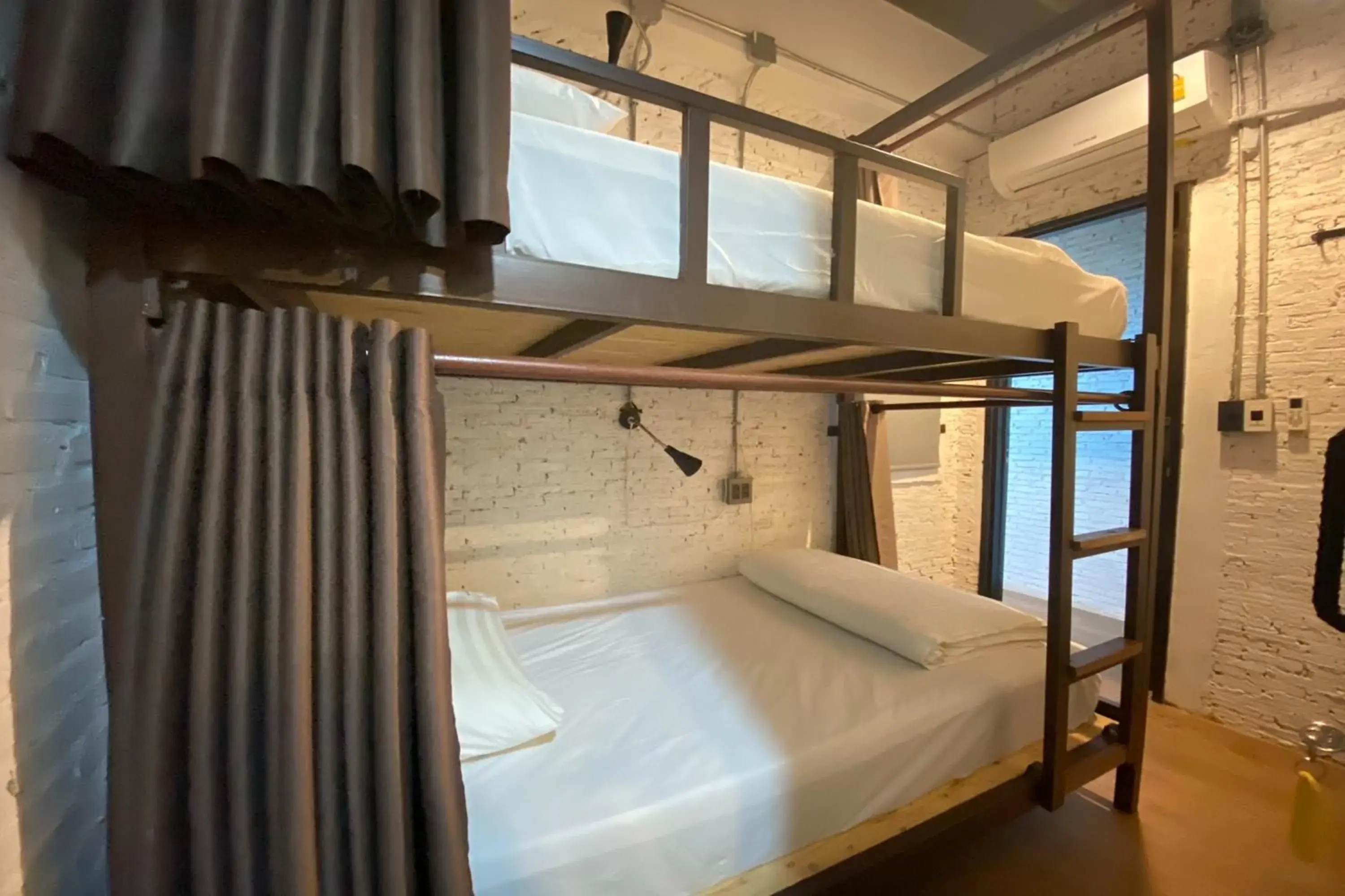 Twin Bunk Bed Room in Yindee Travellers Lodge Twin Bunk Bed Room in Yindee Travellers Lodge