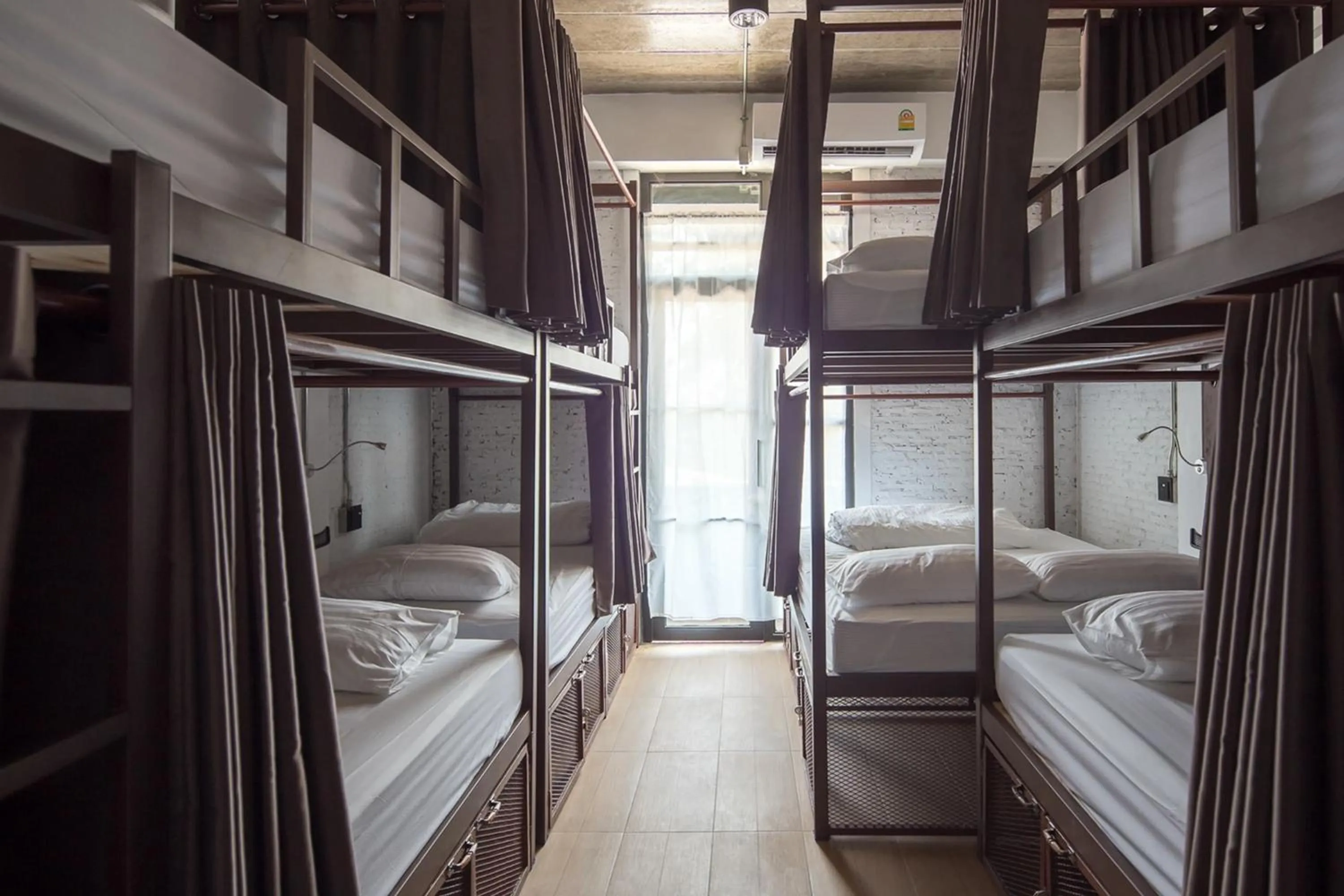 Bed in Yindee Travellers Lodge