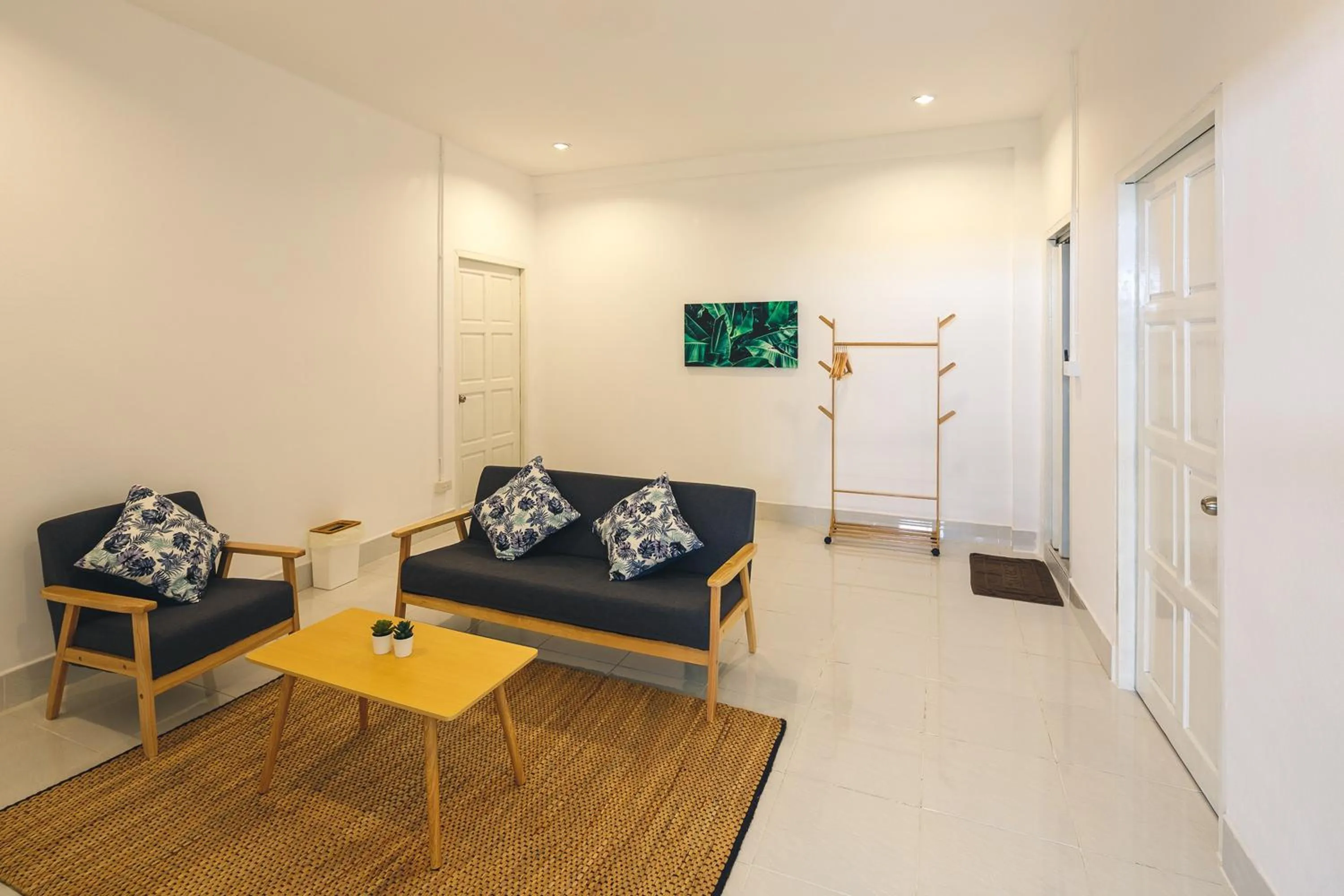 Living room in Yindee Travellers Lodge