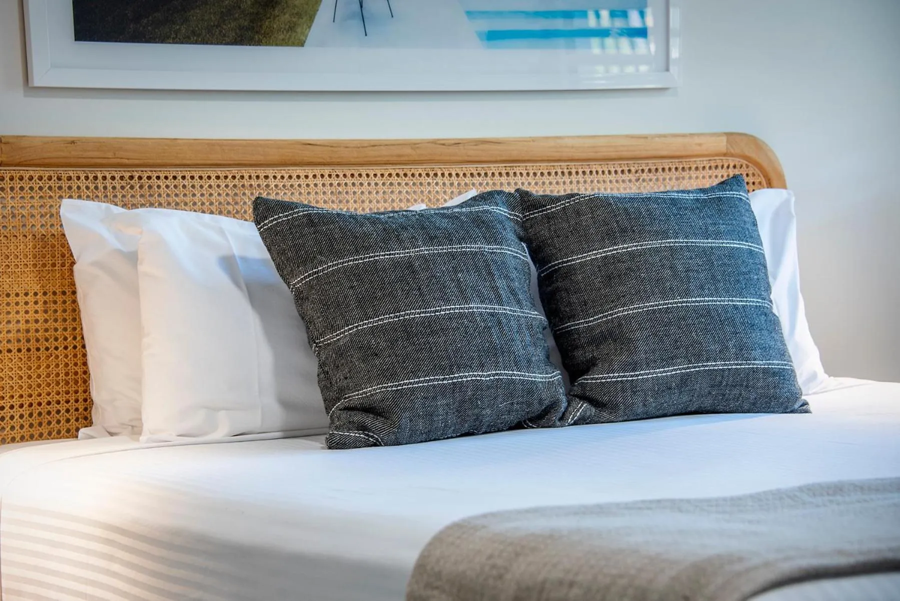 Bedroom, Bed in The Bay Apartments