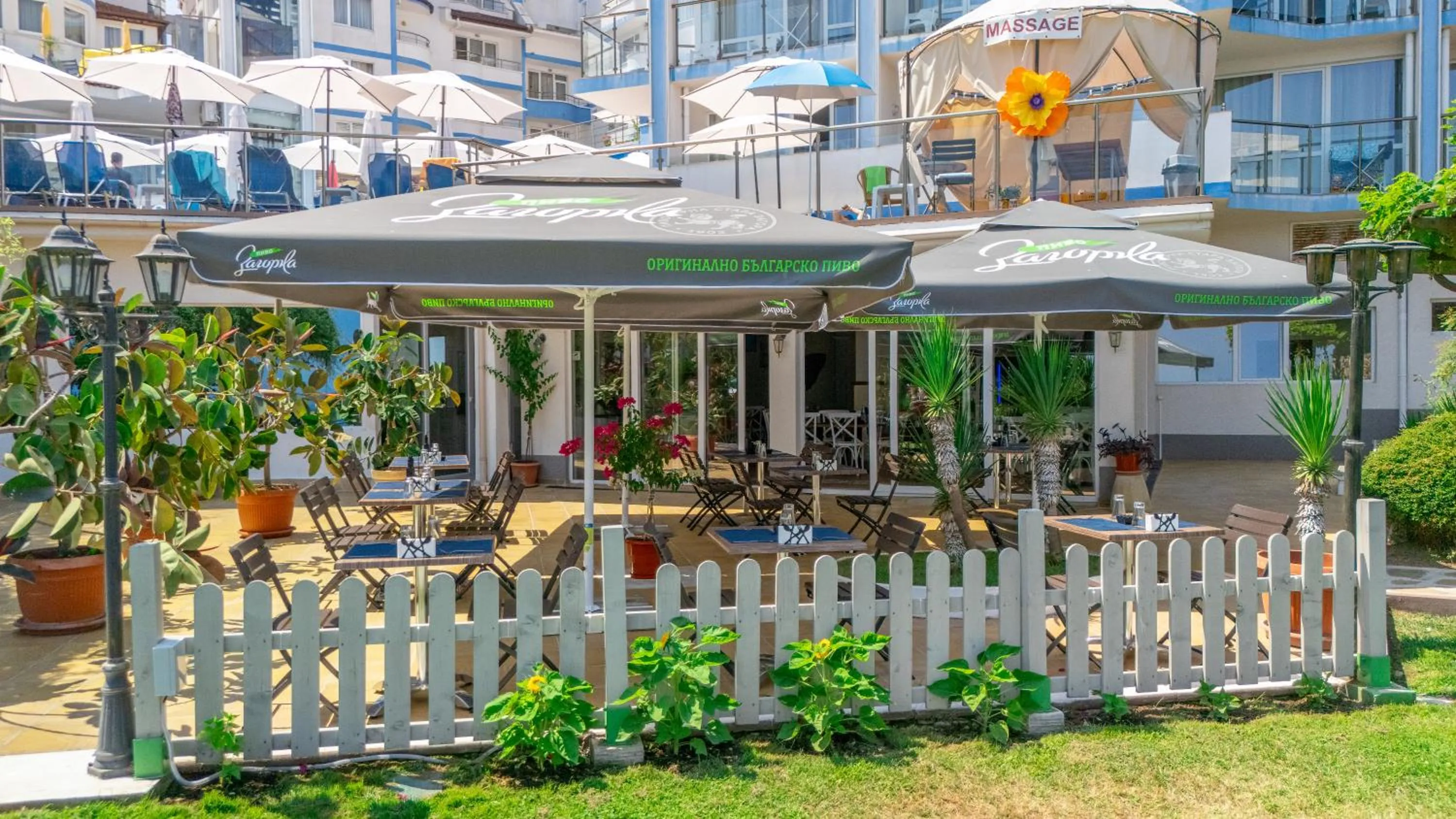 Restaurant/places to eat in Hotel Villa List