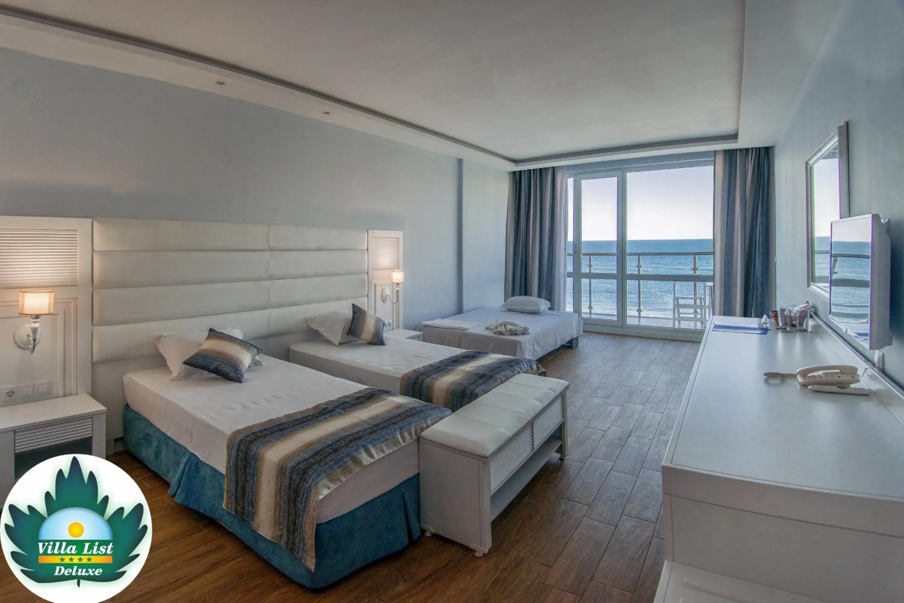 Deluxe Double Room with Sea View in Hotel Villa List Deluxe Double Room with Sea View in Hotel Villa List