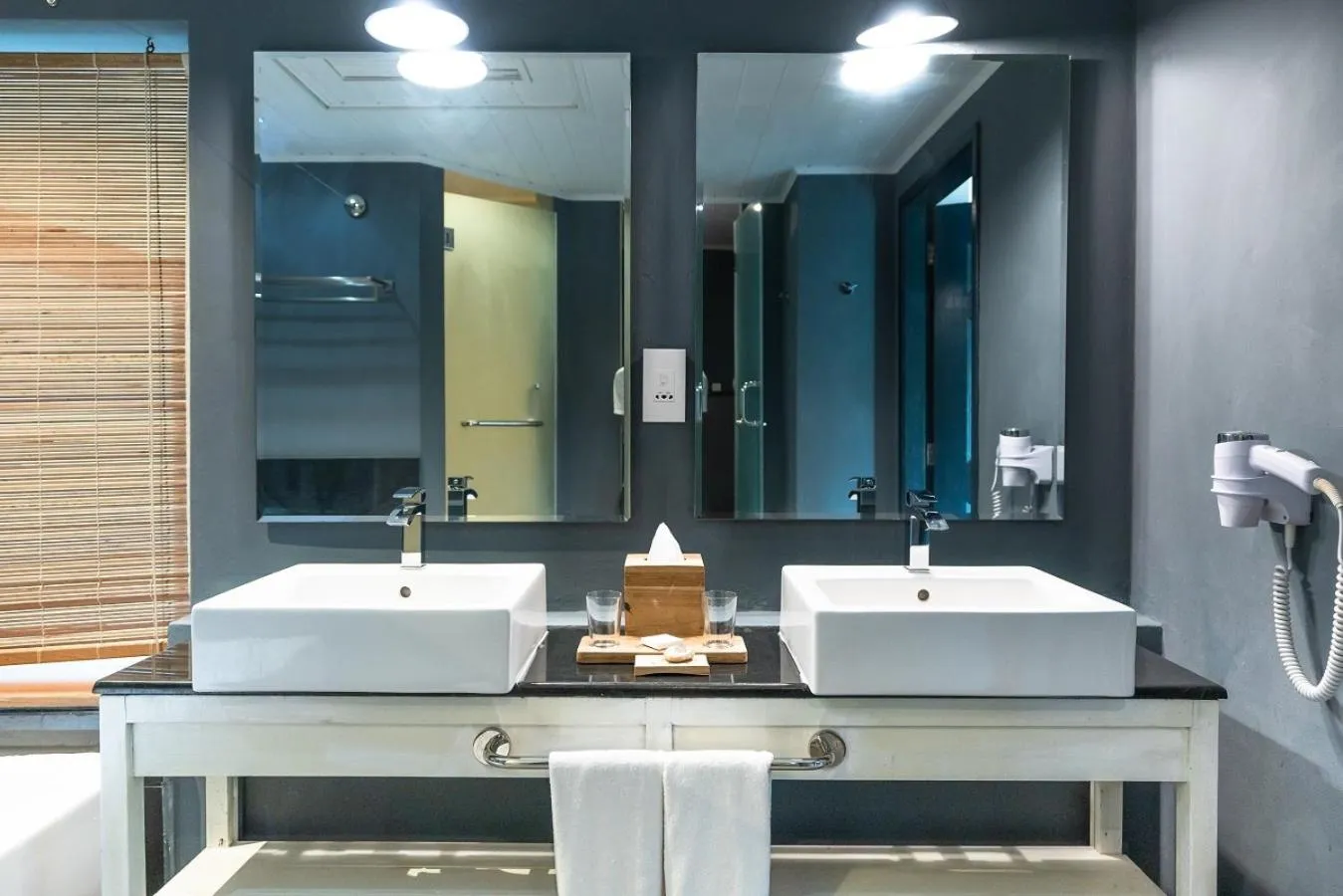 Bathroom in The Ravenala Attitude