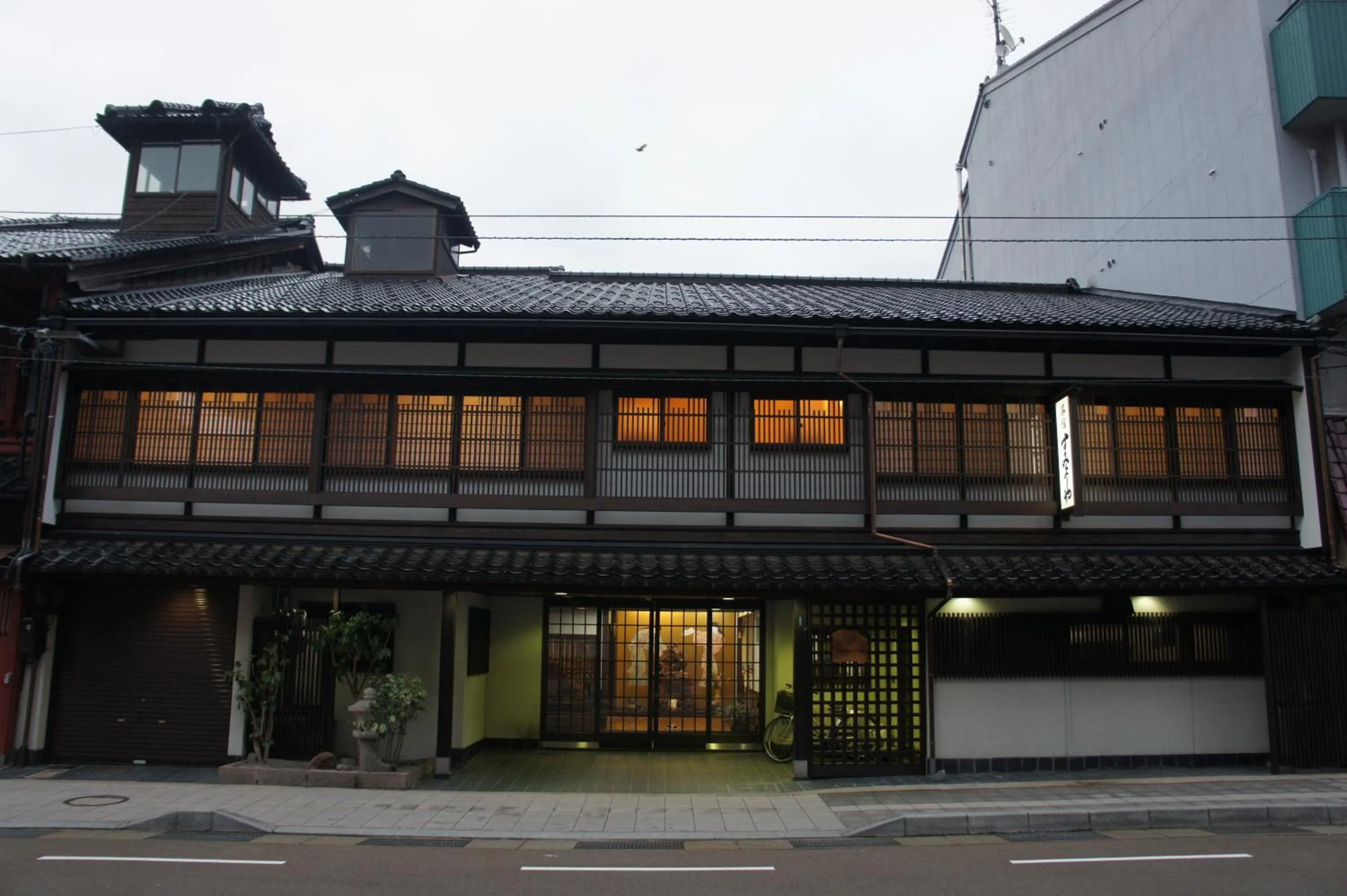 Property building in Sumiyoshiya