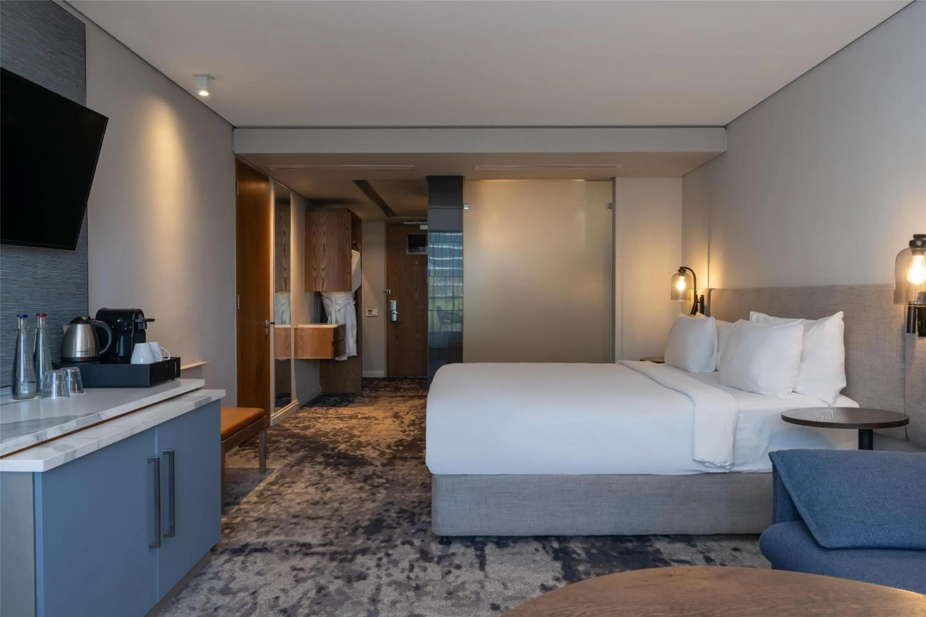 Photo of the whole room, Bed in Radisson Hotel Cape Town Foreshore