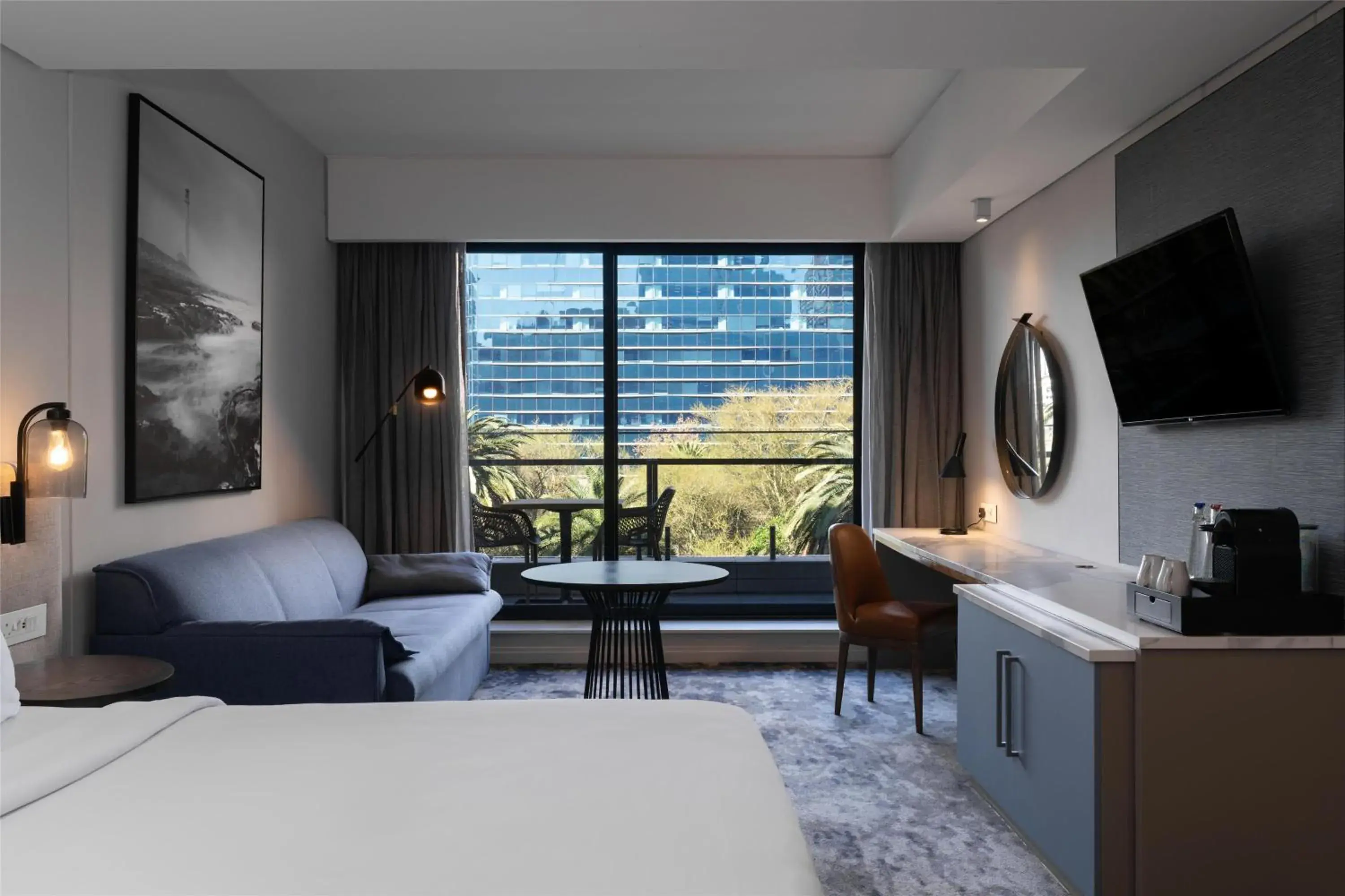 Junior Suite with Balcony and Mountain View in Radisson Hotel Cape Town Foreshore Junior Suite with Balcony and Mountain View in Radisson Hotel Cape Town Foreshore