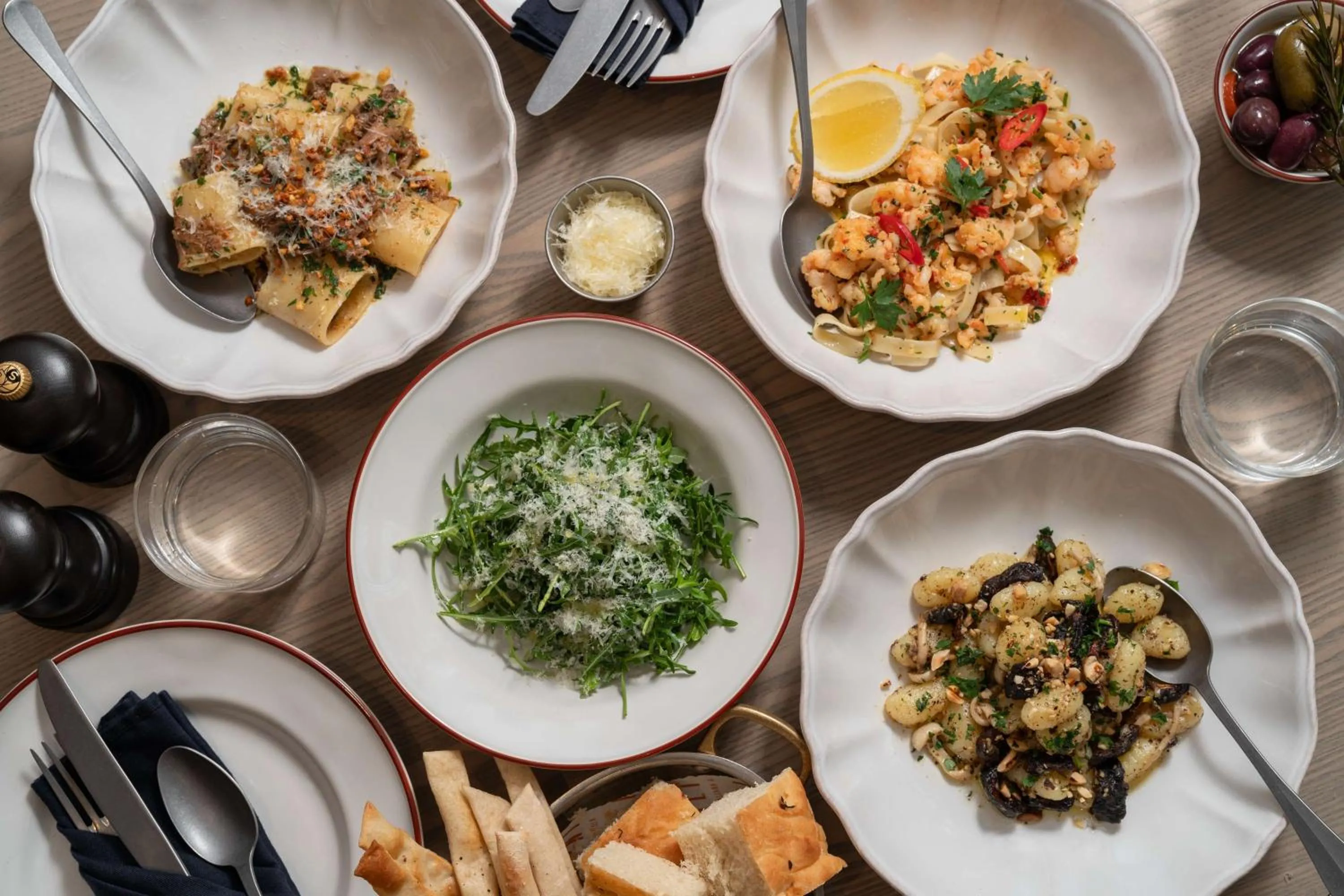 Food and drinks in Radisson Hotel Cape Town Foreshore