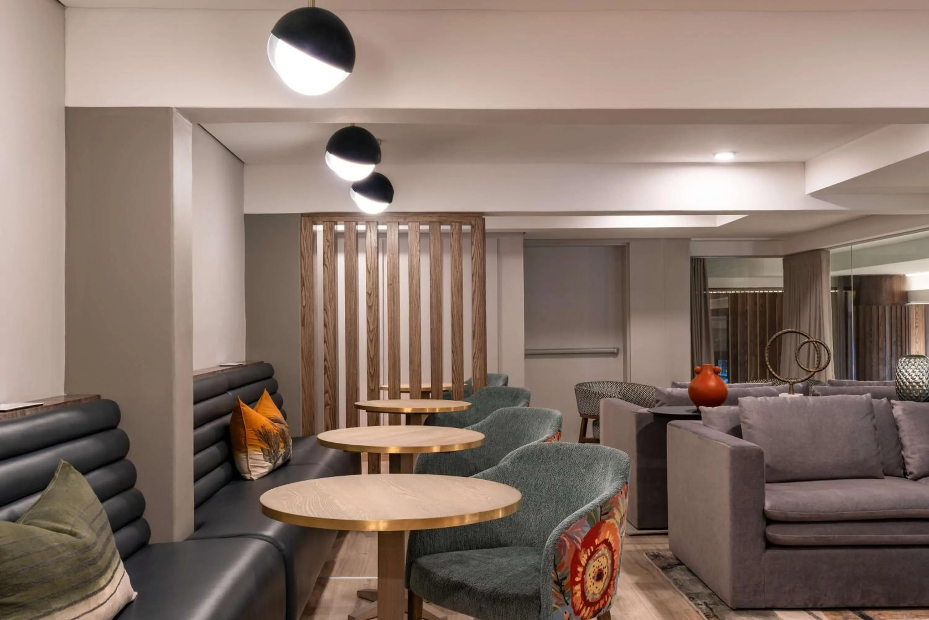 Property building in Radisson Hotel Cape Town Foreshore