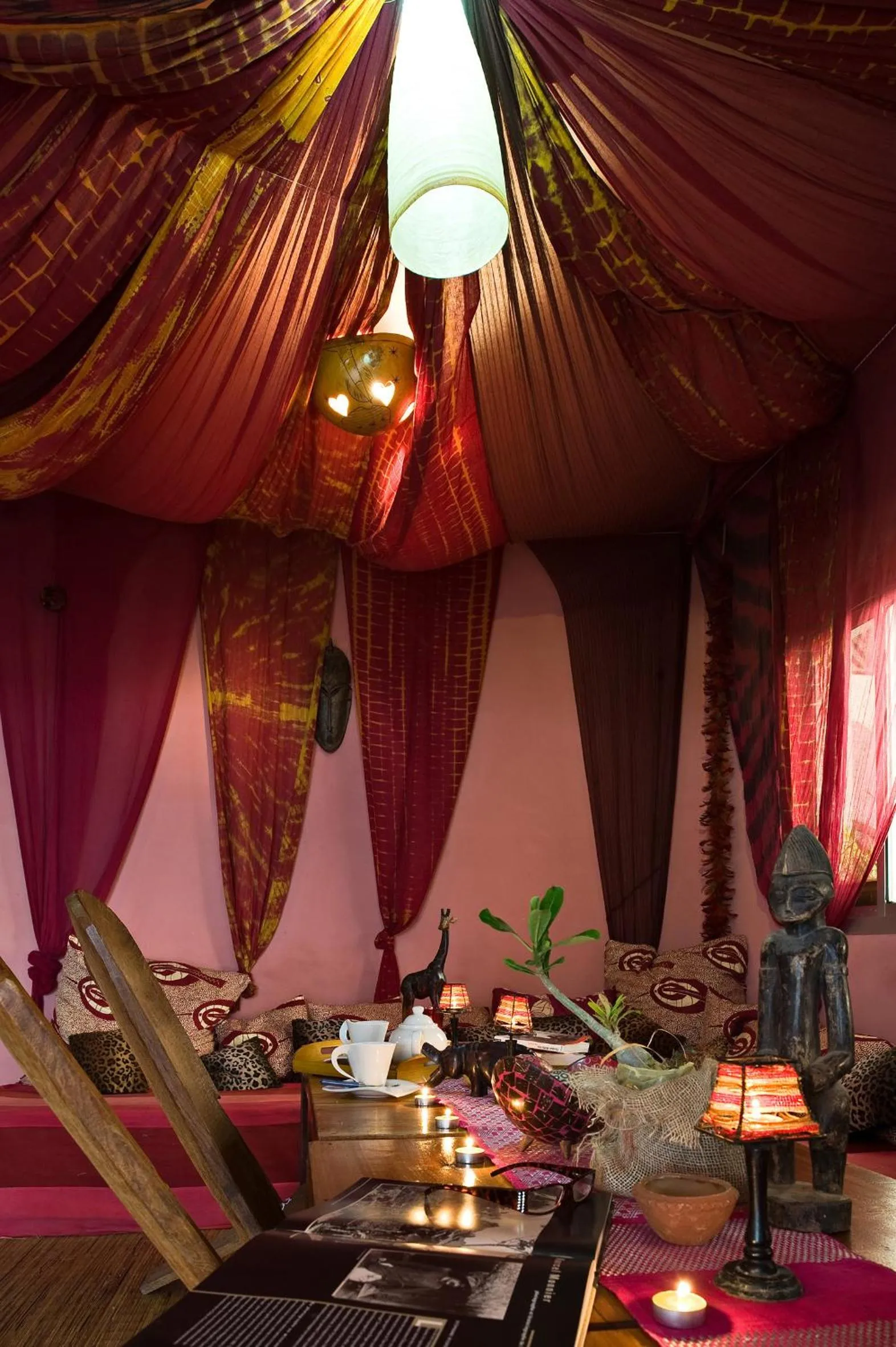 Restaurant/places to eat in La Maison Abaka